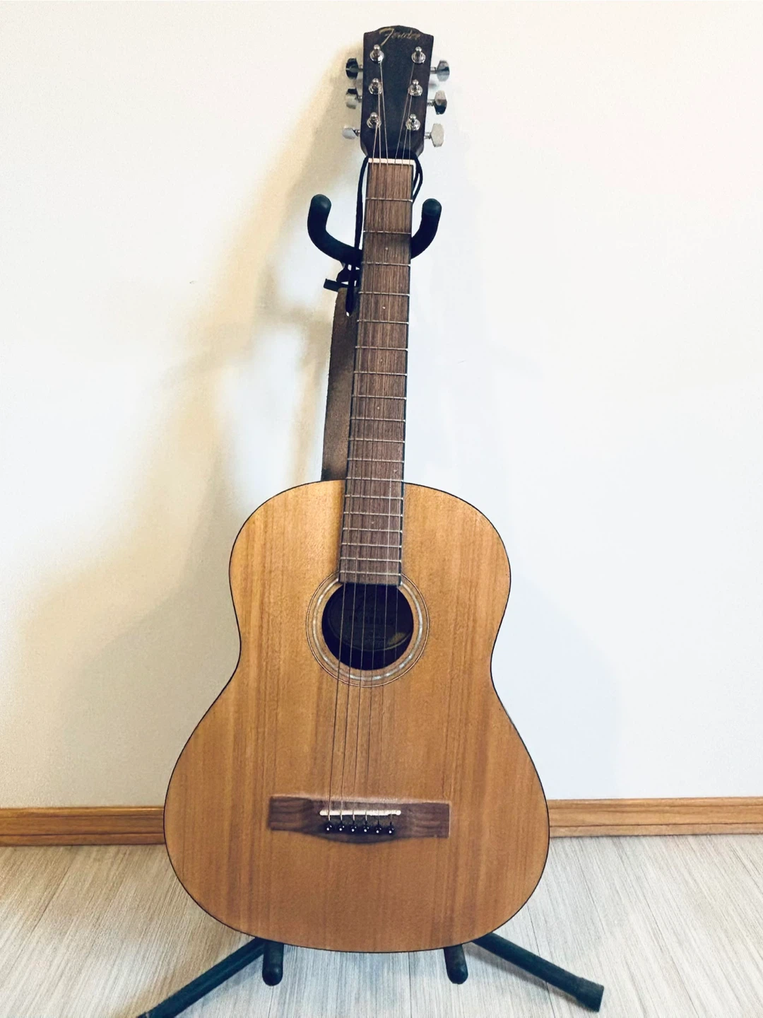 Fender FA-15 3/4 Acoustic Guitar + Stand & Picks