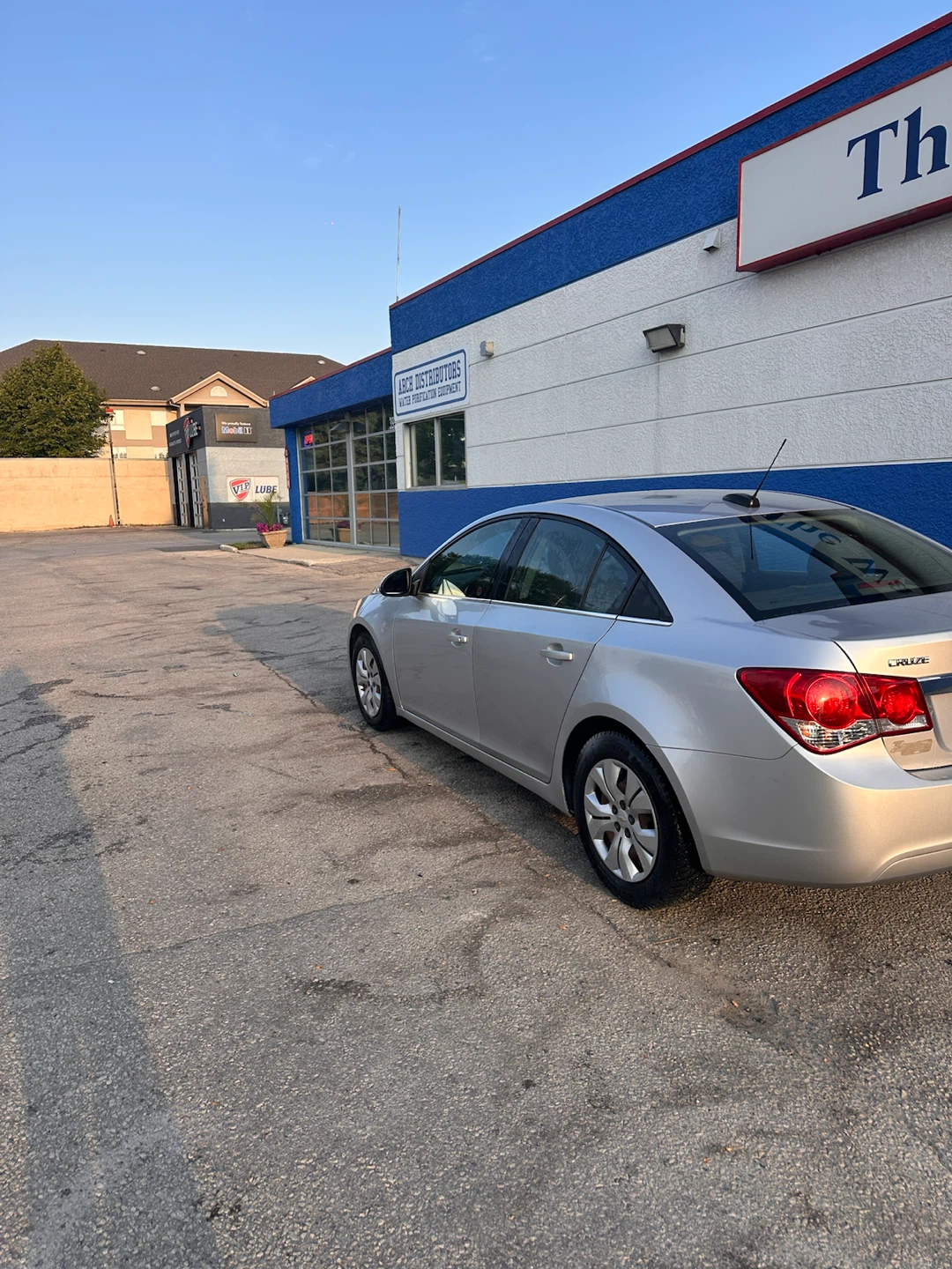 Silver Chevrolet Cruze - photo 3