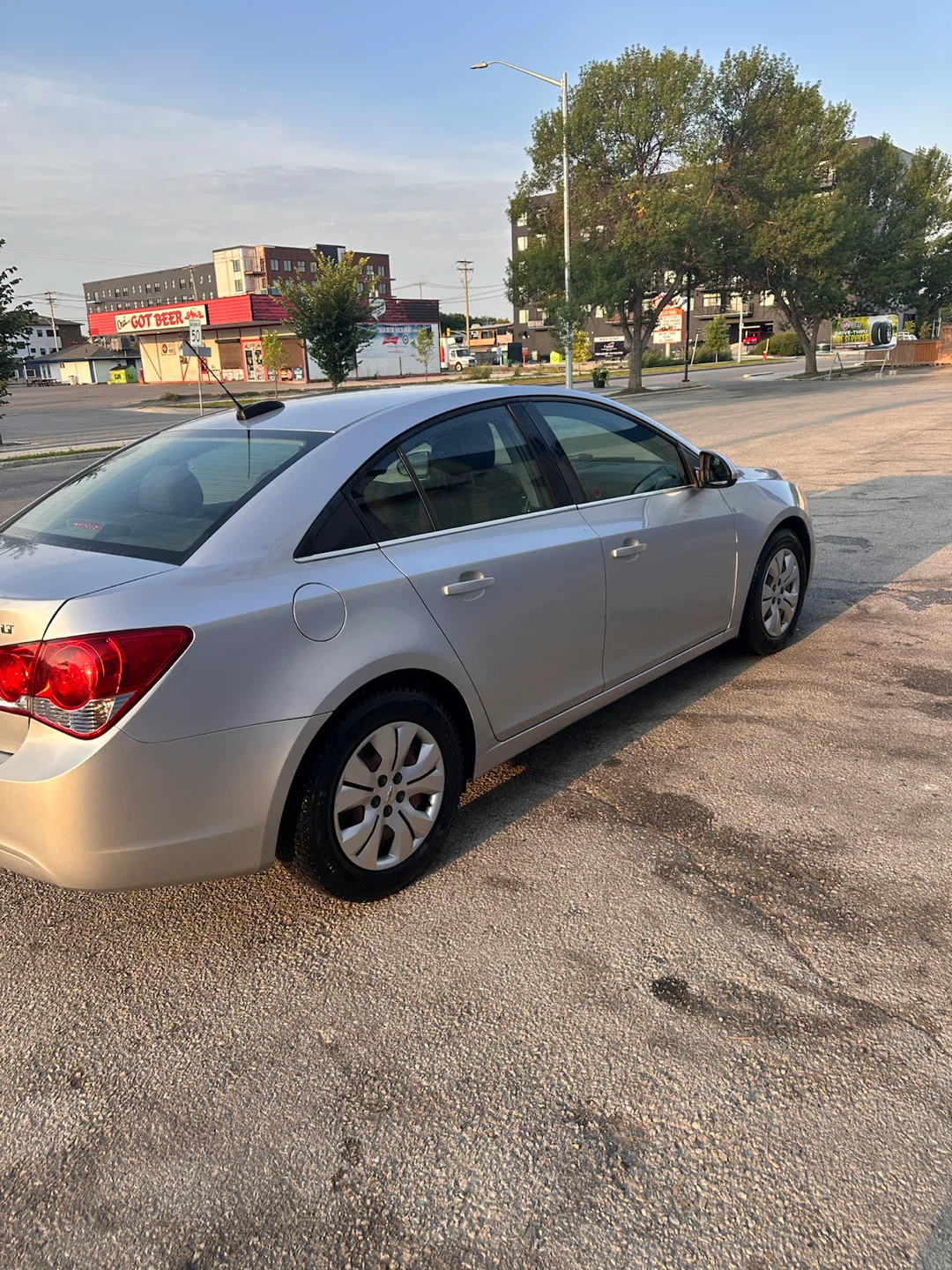 Silver Chevrolet Cruze - photo 4