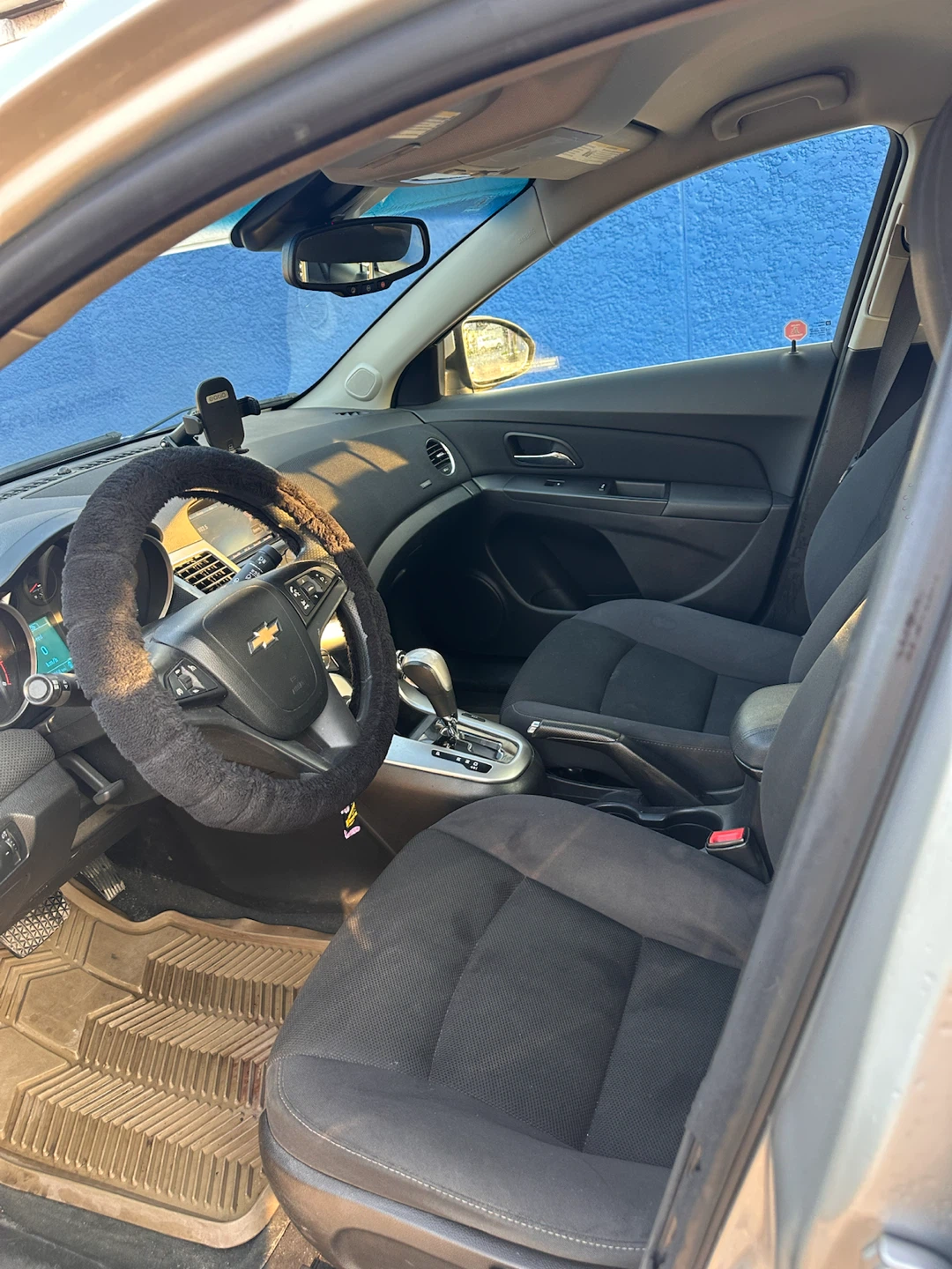 Silver Chevrolet Cruze - photo 5