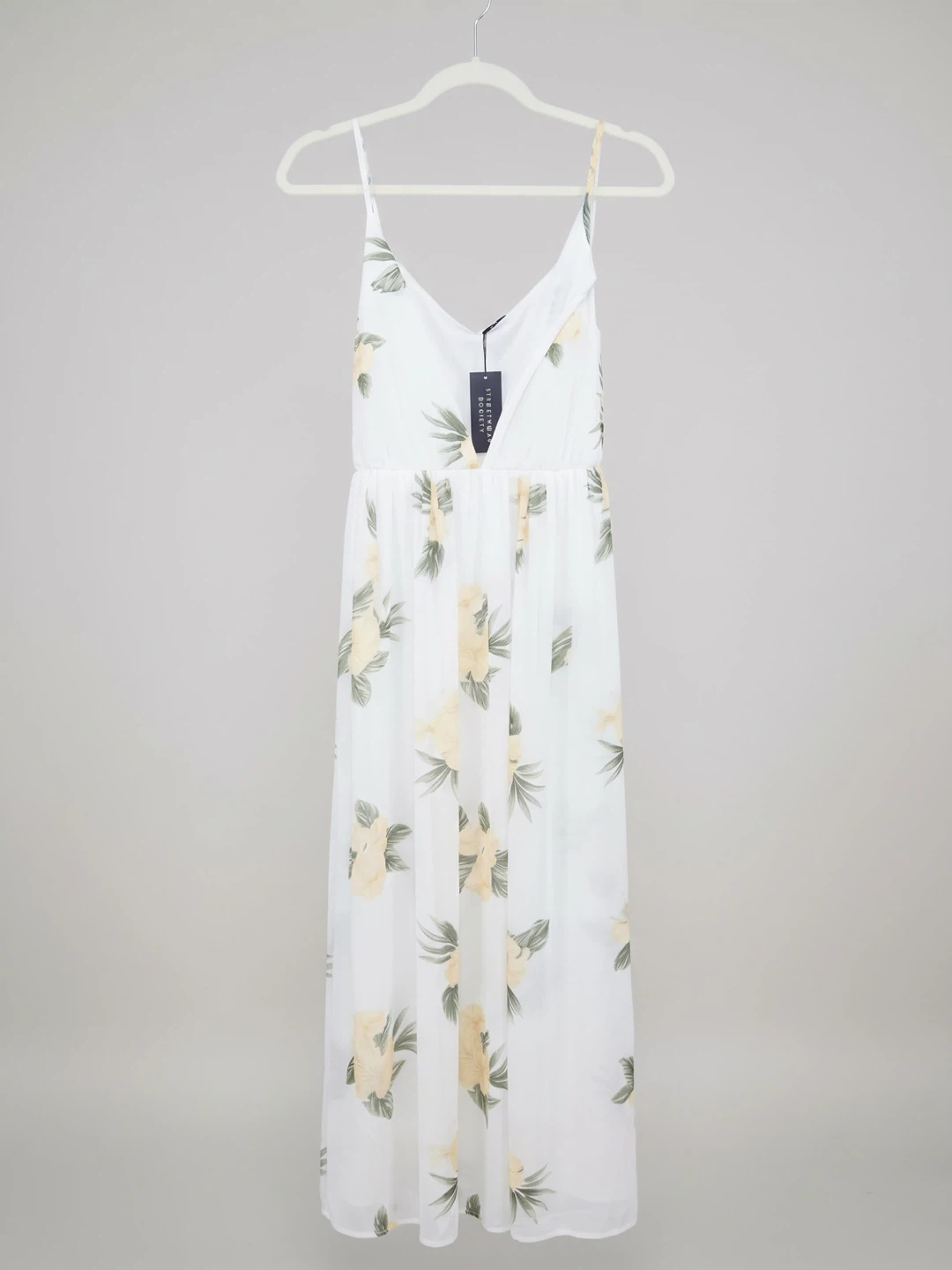 NEW Streetwear Society Floral Maxi Dress - Large (Never Worn)