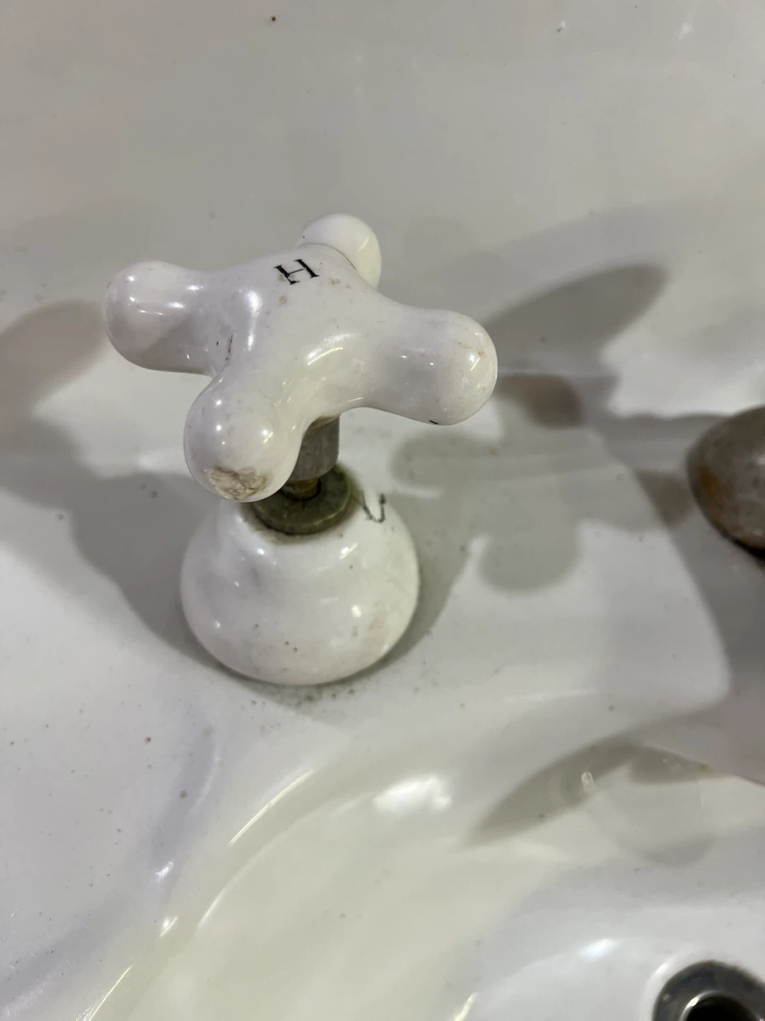 Vintage Wall-Mount Porcelain Sink - photo 3
