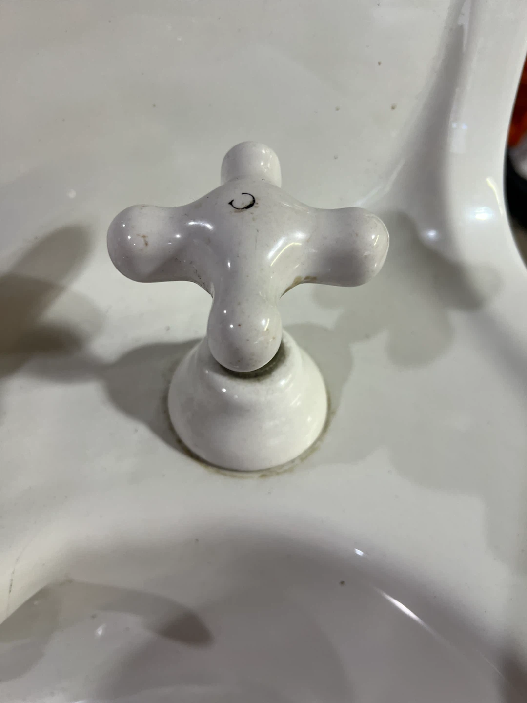 Vintage Wall-Mount Porcelain Sink - photo 4