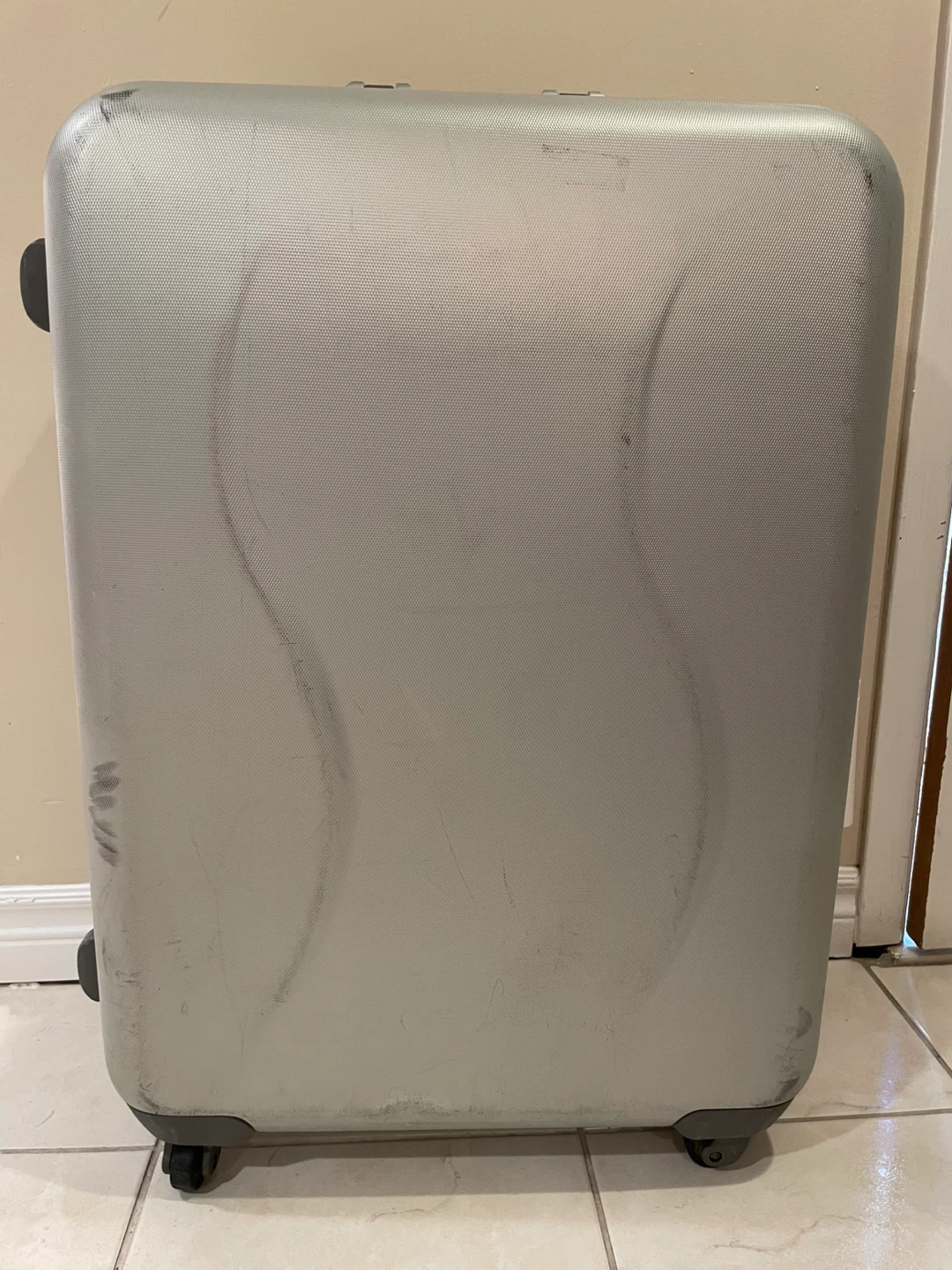 Hard shell checked in baggage suitcase with 3 locks