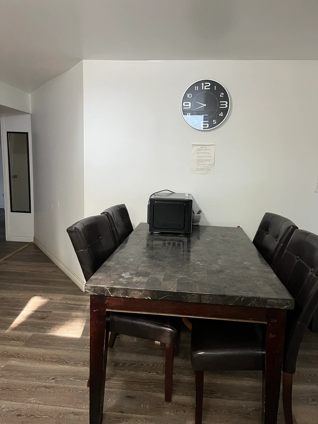 Basement room for rent - photo 5