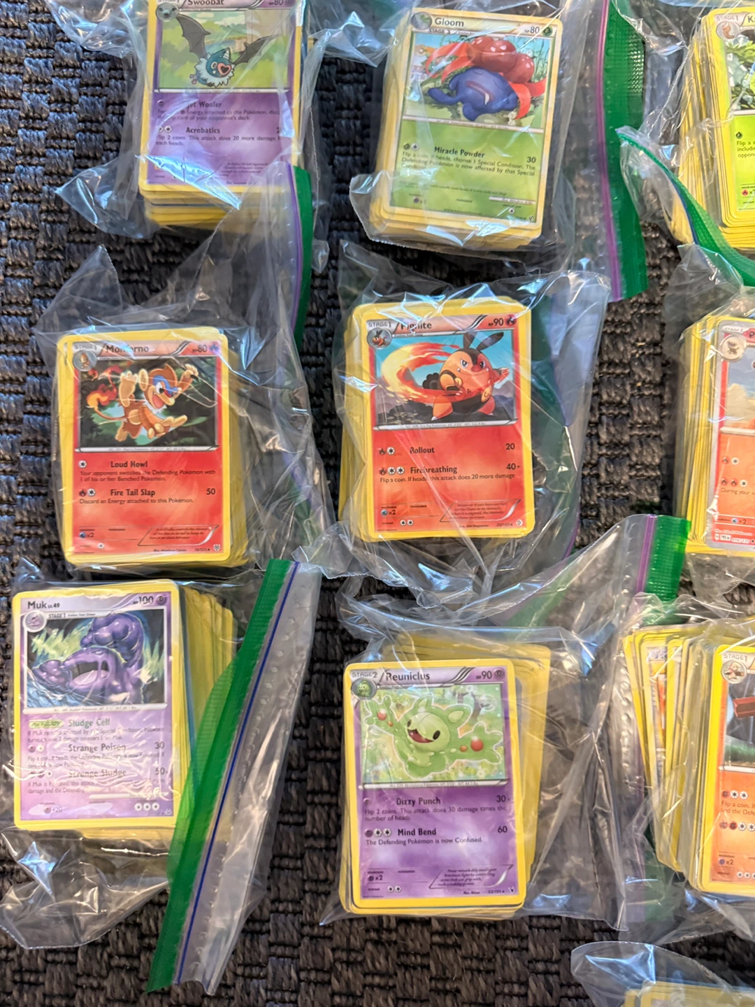 50 Packs of 100 Pokemon Cards - photo 2