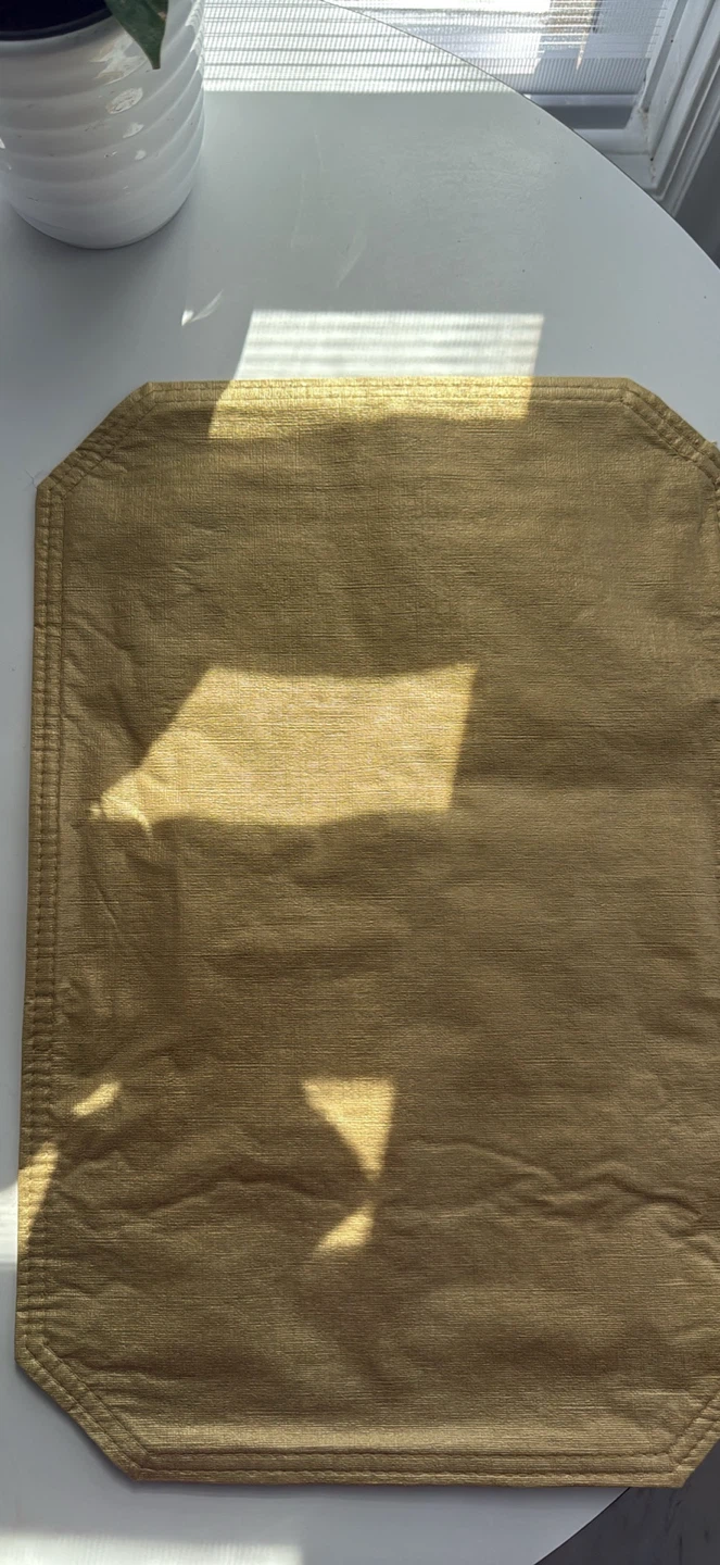 Six Gold Placemats - photo 3