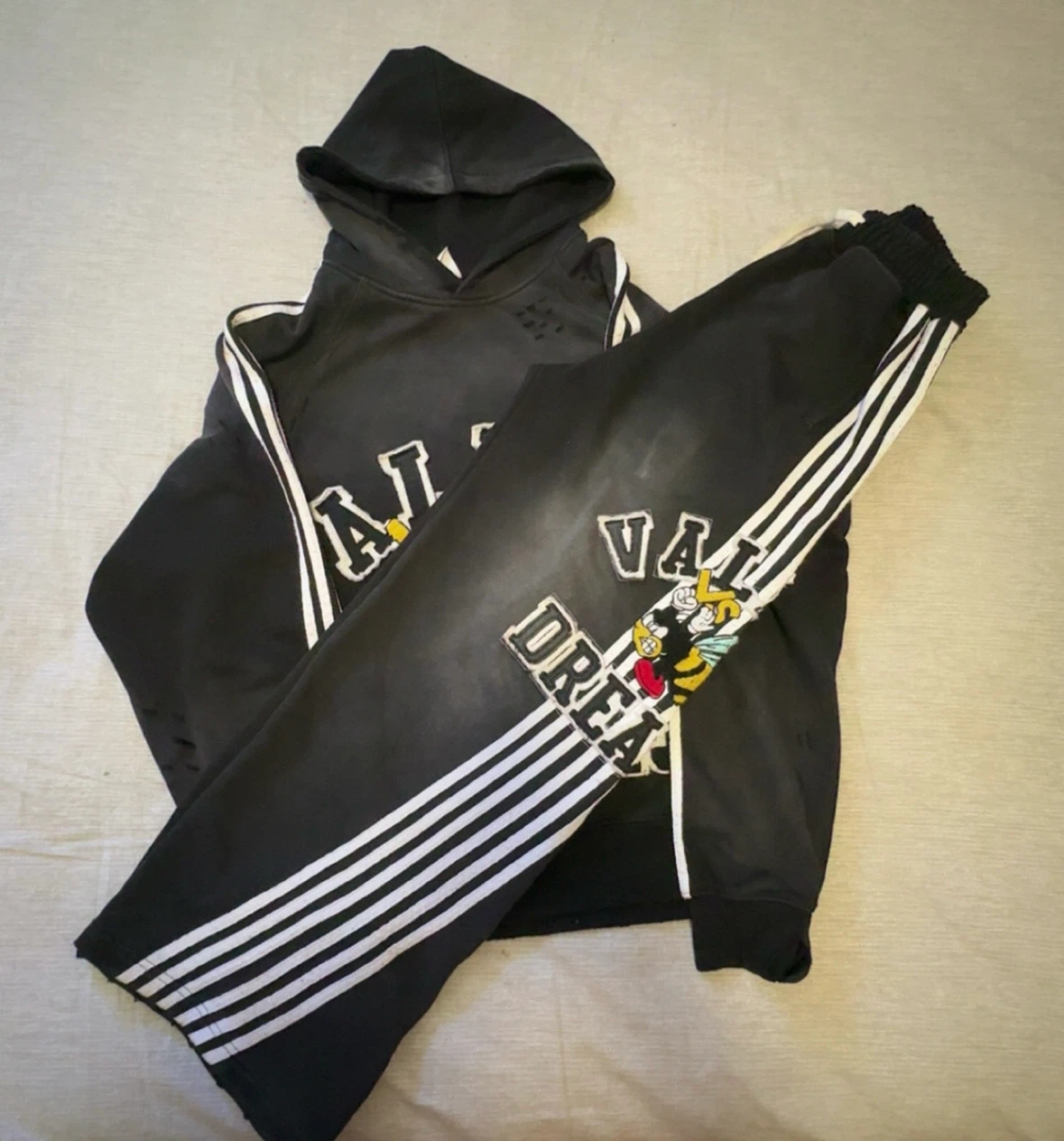 Vale USA Hoodie and Sweatpants Set