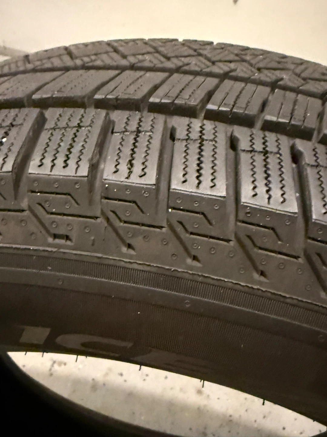 Set of 4. Pirelli Ice Zero Asimmetrico Tire 235/65 R18