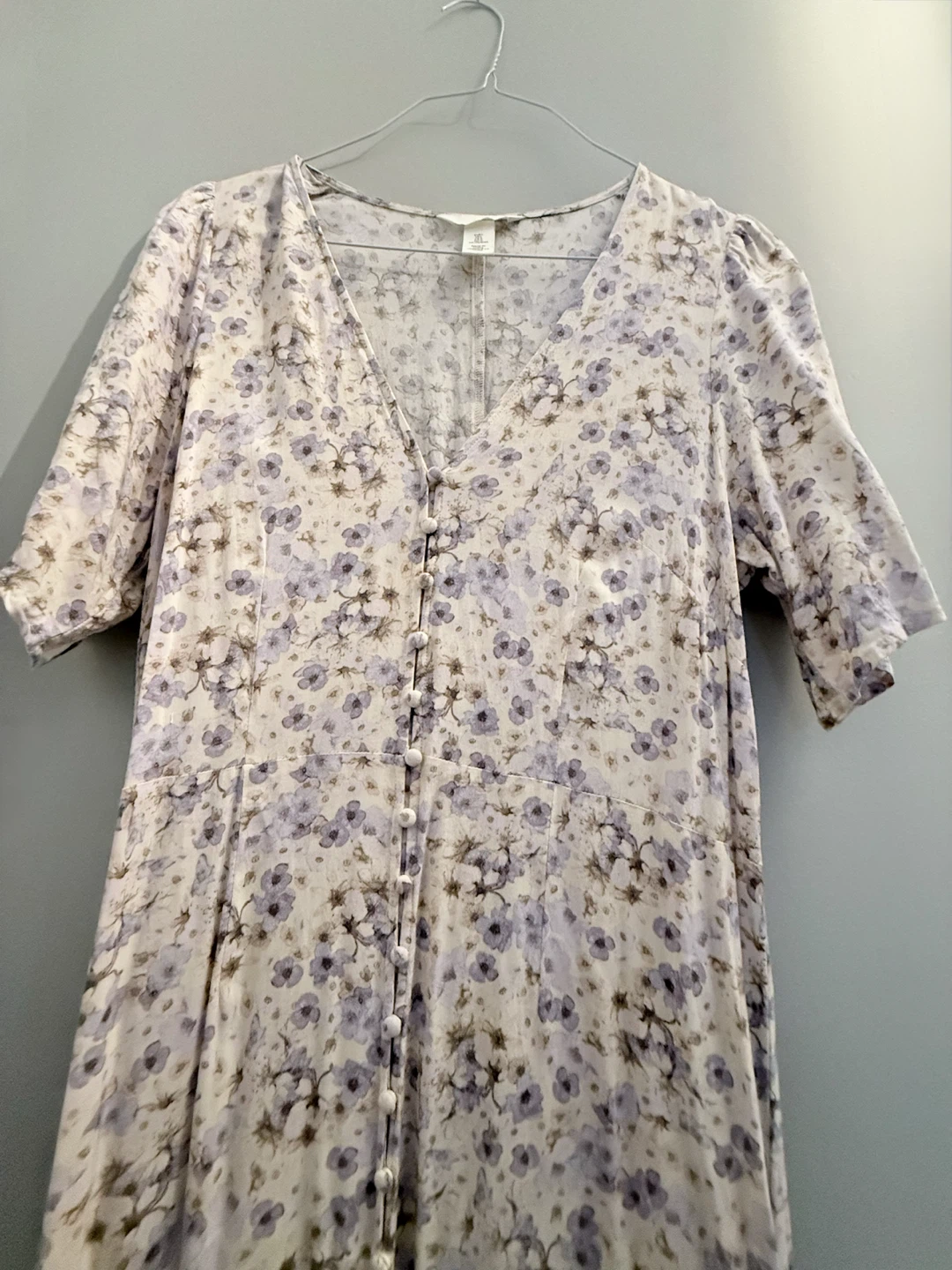 H&M Light Purple Floral V-Neck Midi Dress - Size Large - photo 2