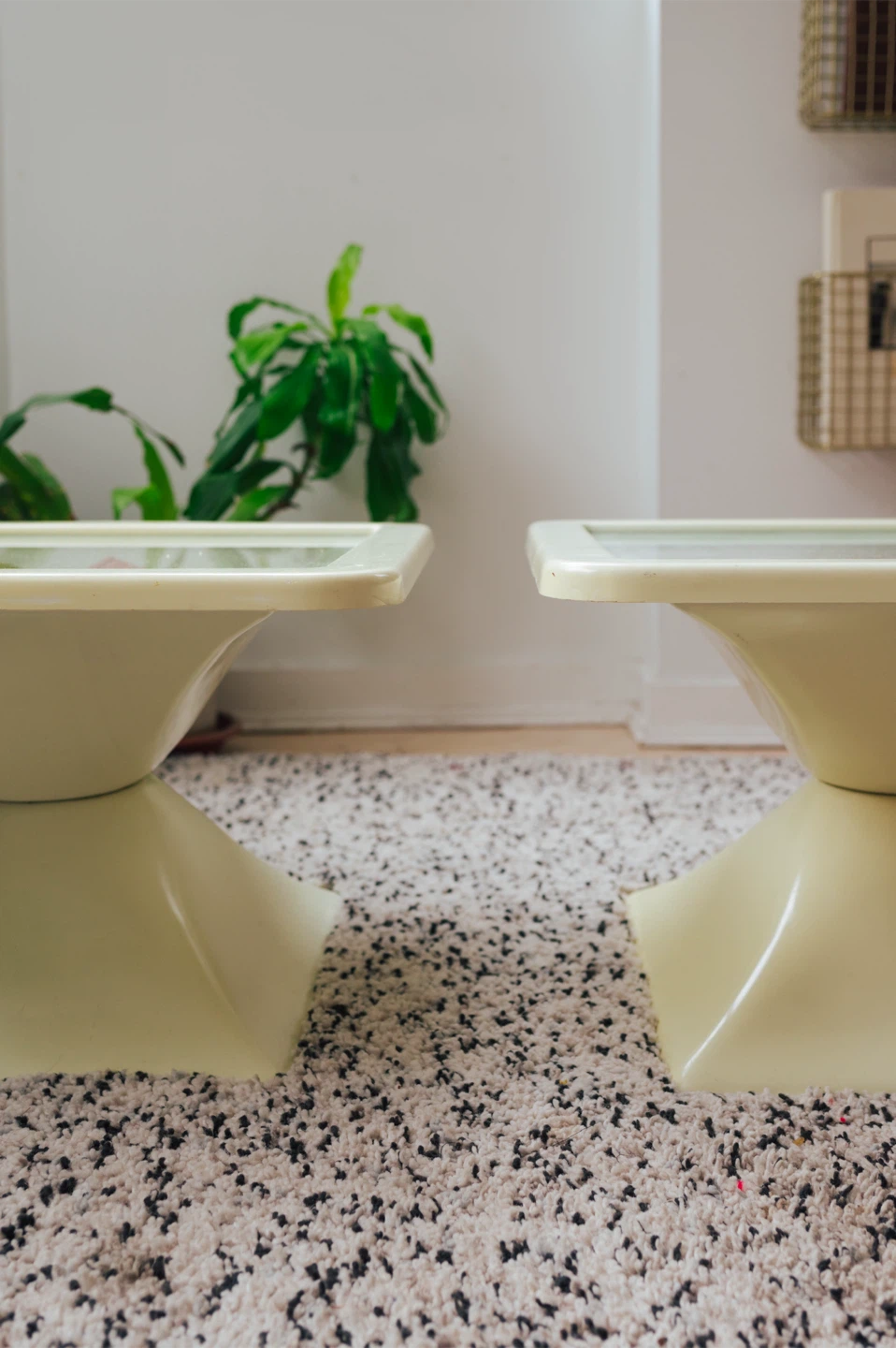 Pair of Vintage 1970s Space Age Side Tables - photo 2