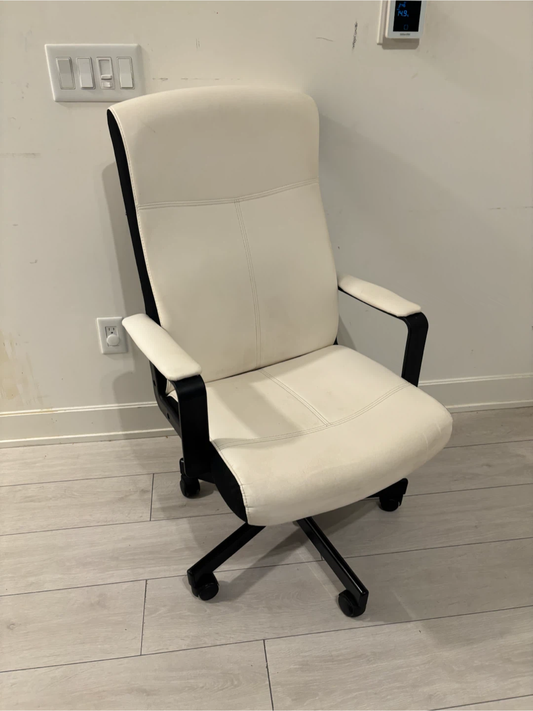 White Office Desk Chair - photo 2