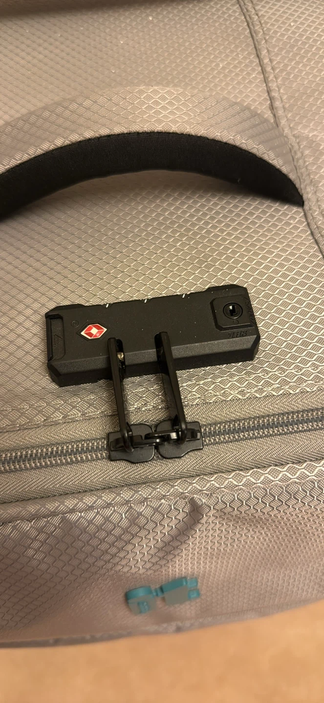 it Lightweight Spinner Suitcase 29 inch & a luggage strap - photo 5
