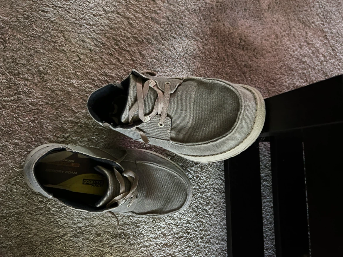 Skechers Goga Mat Arch Casual Shoes