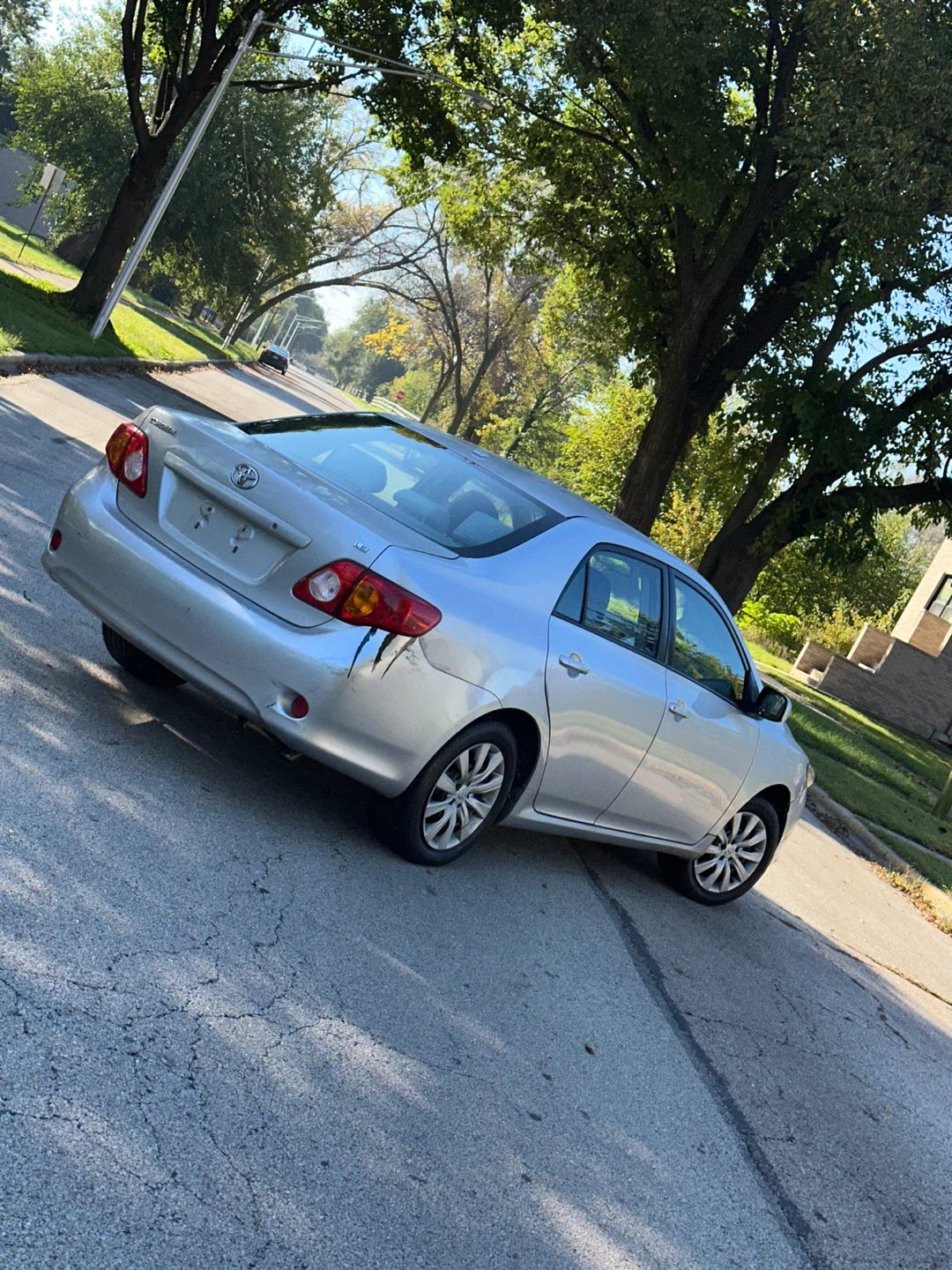 Toyota Corolla LE Sedan - photo 3