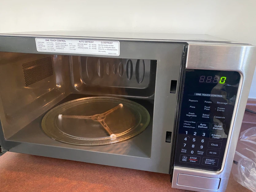 LG LMC1050ST Stainless Steel Microwave - photo 4