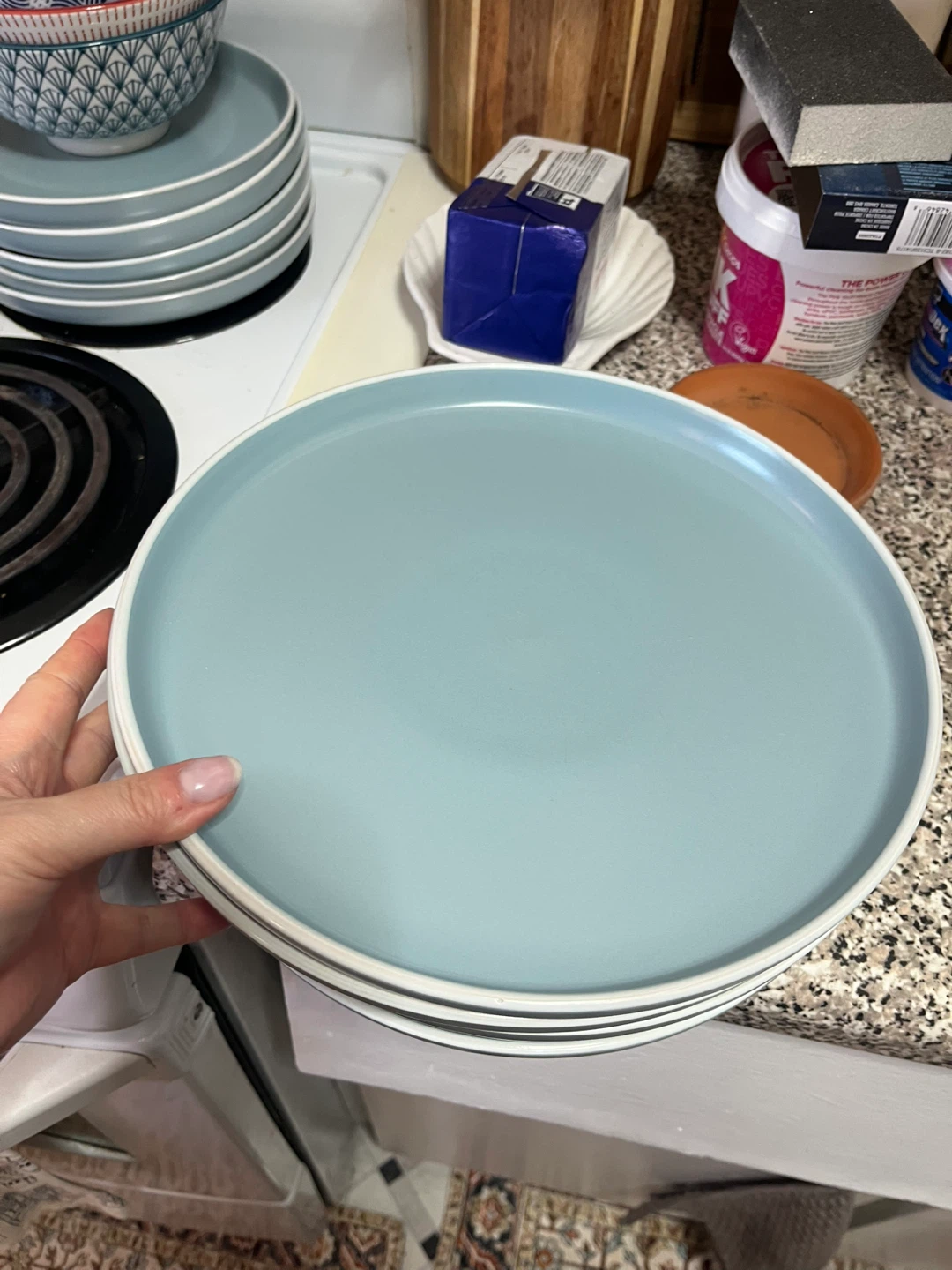 **MOVING SALE** CasaModerna Dinnerware Set - photo 3