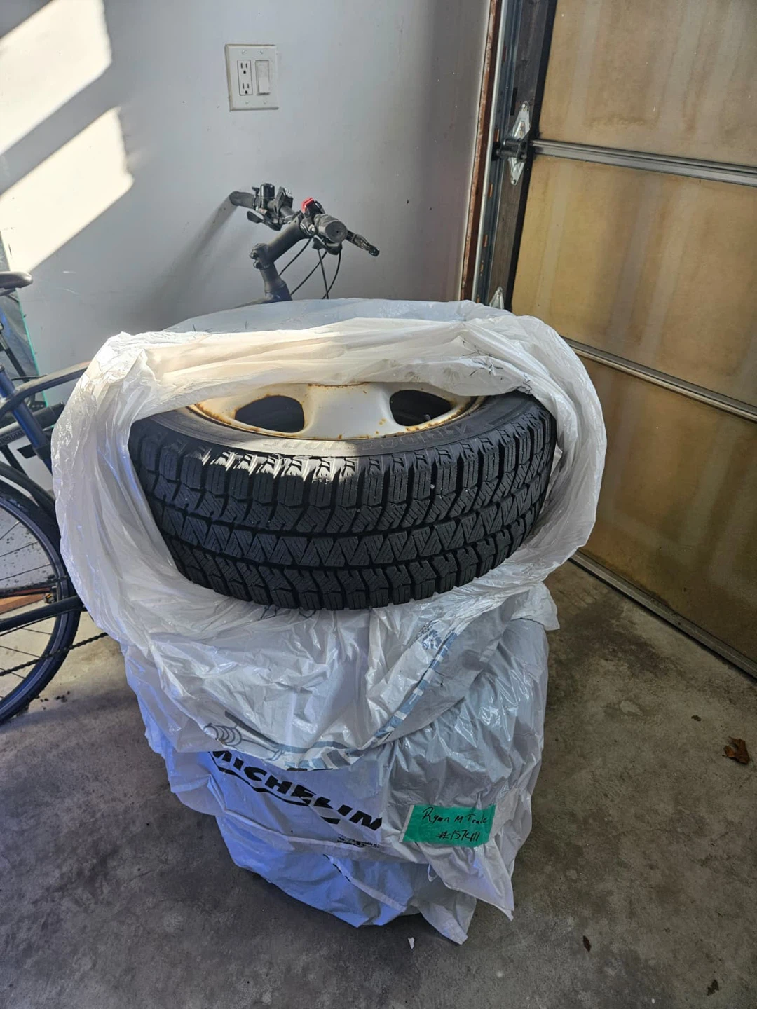 Bridgestone Blizzak WS90 215/55R17 Winter Tires