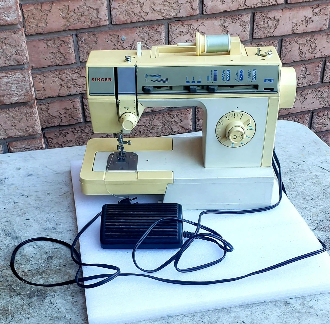 Singer 4528C Sewing Machine - photo 2