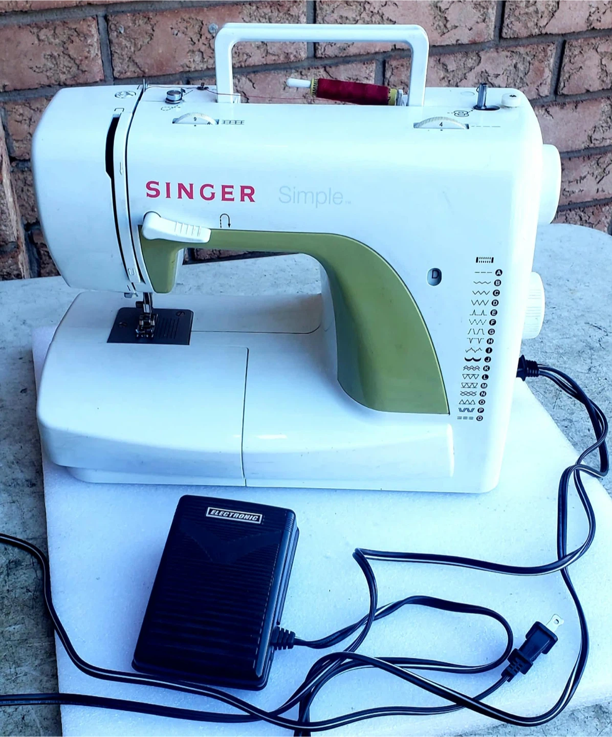 Singer Simple Sewing Machine