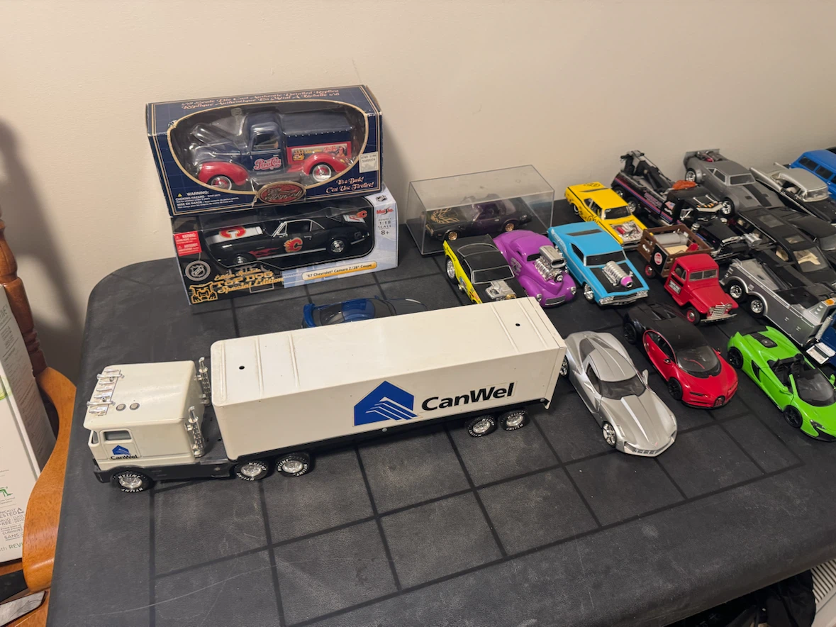 Diecast Cars and Trucks - photo 2