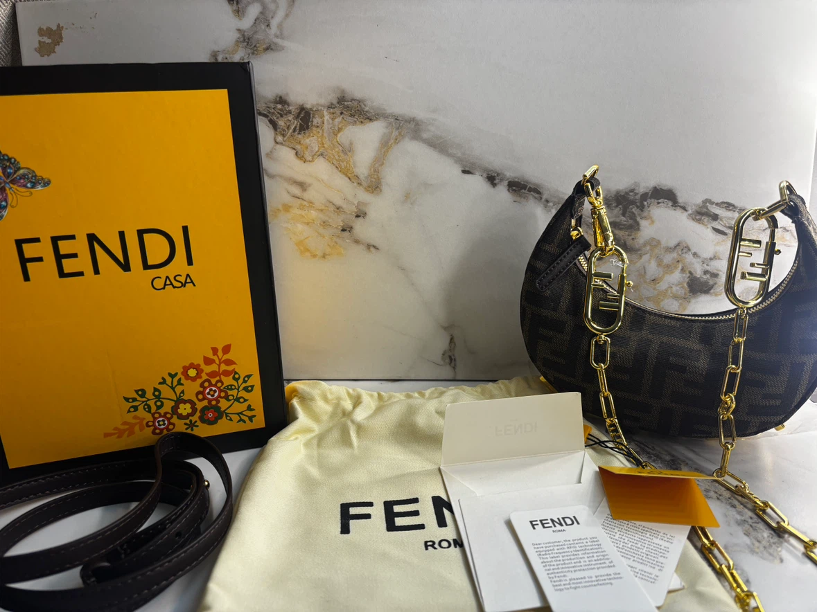 Fendi monogram mini bag (offers welcome) - photo 4