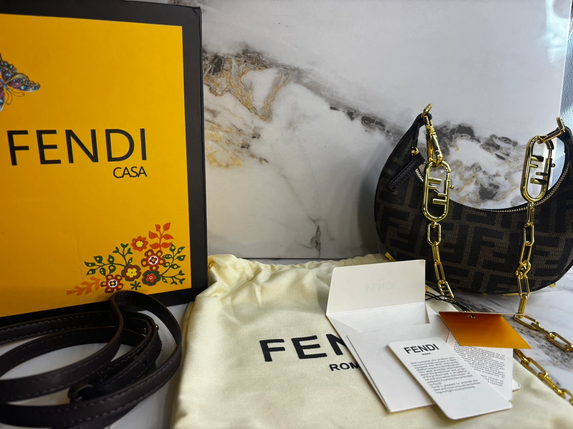 Fendi monogram mini bag (offers welcome) - photo 5