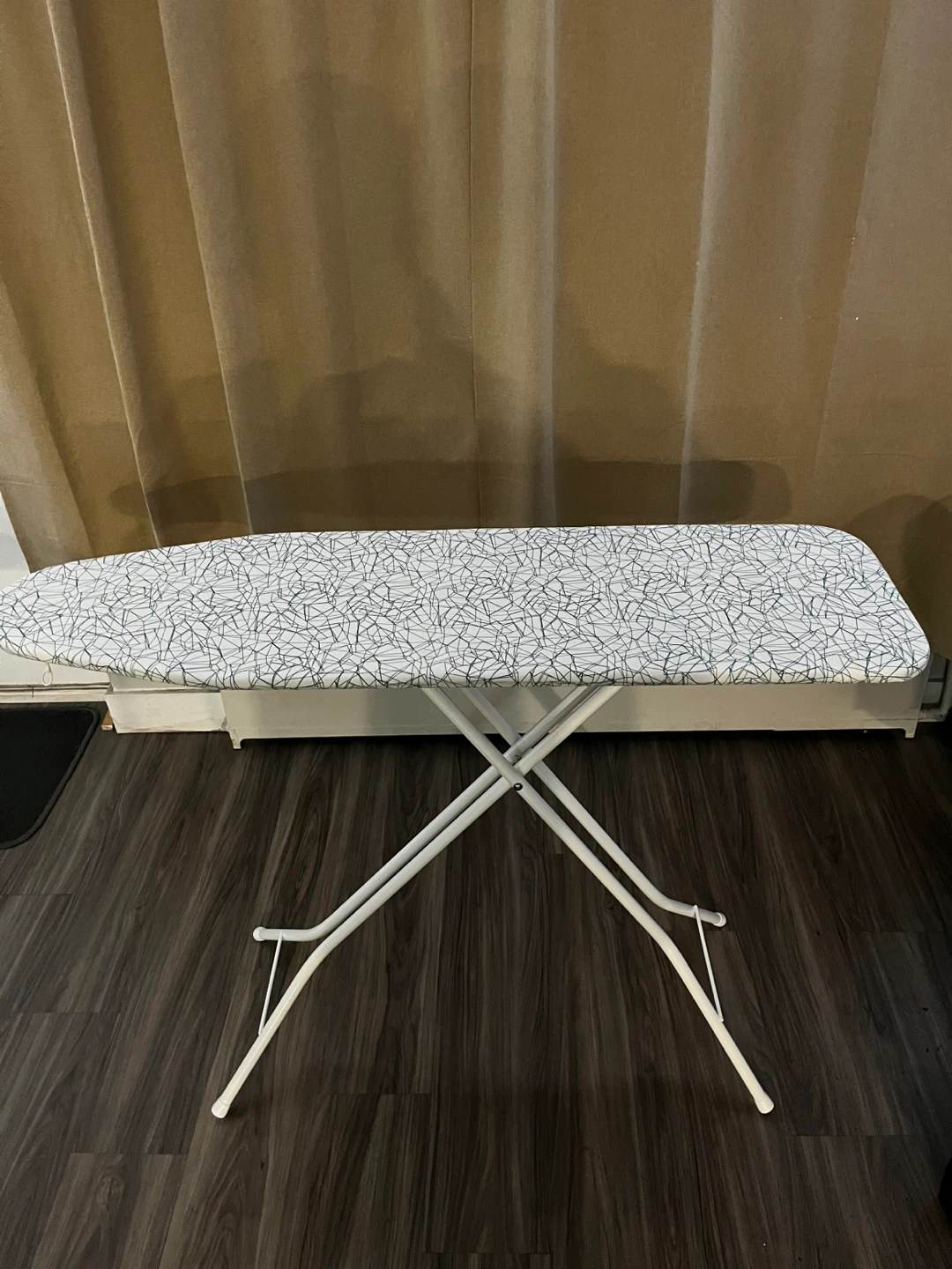 Black+Decker Easy Steam Iron and Ironing Board - photo 4