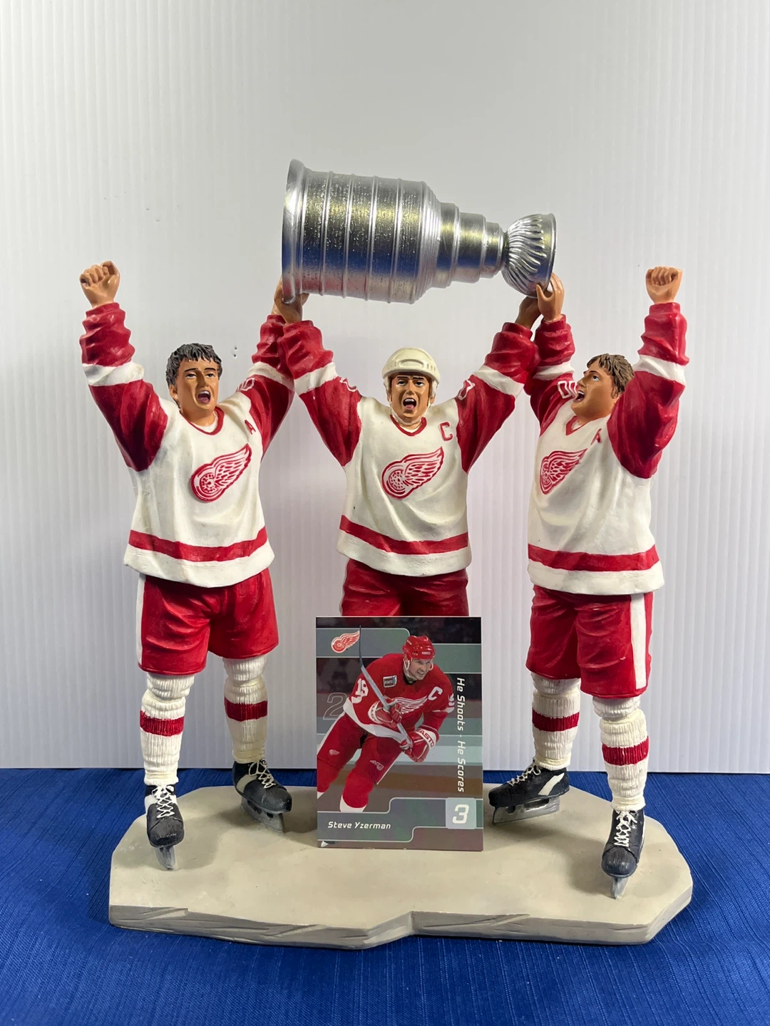 Detroit Red Wings Stanley Cup Championship Figurine + Free Card