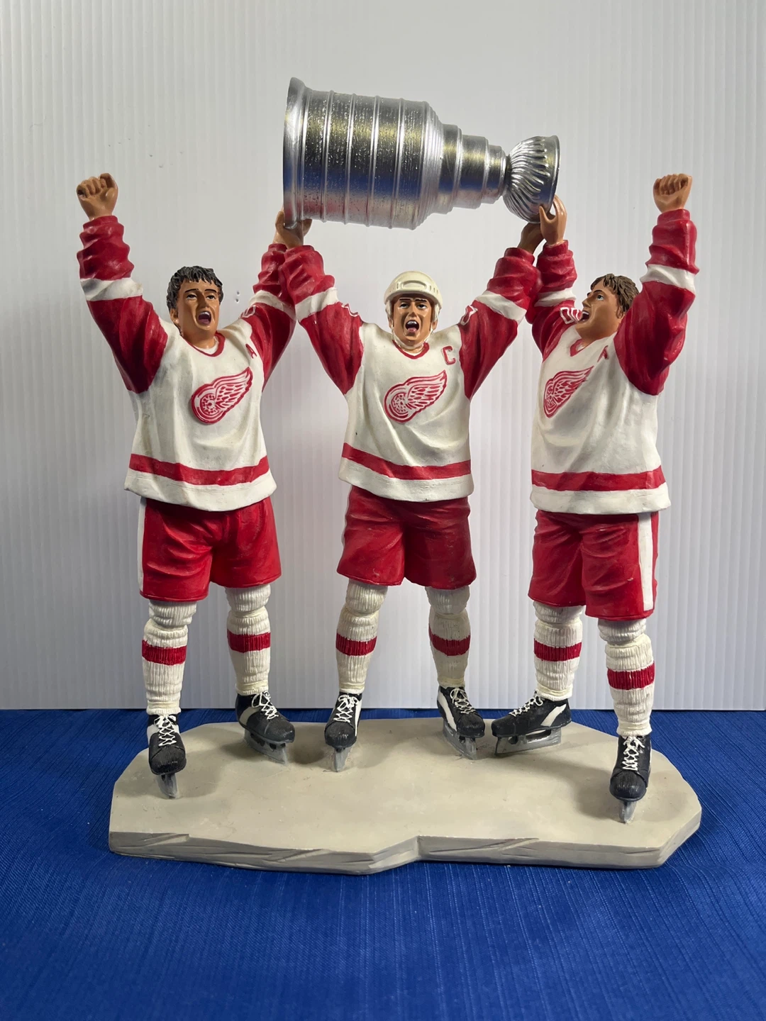 Detroit Red Wings Stanley Cup Championship Figurine + Free Card - photo 4