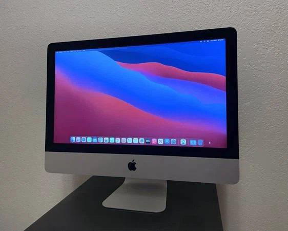 Apple iMac 21.5-inch Desktop
