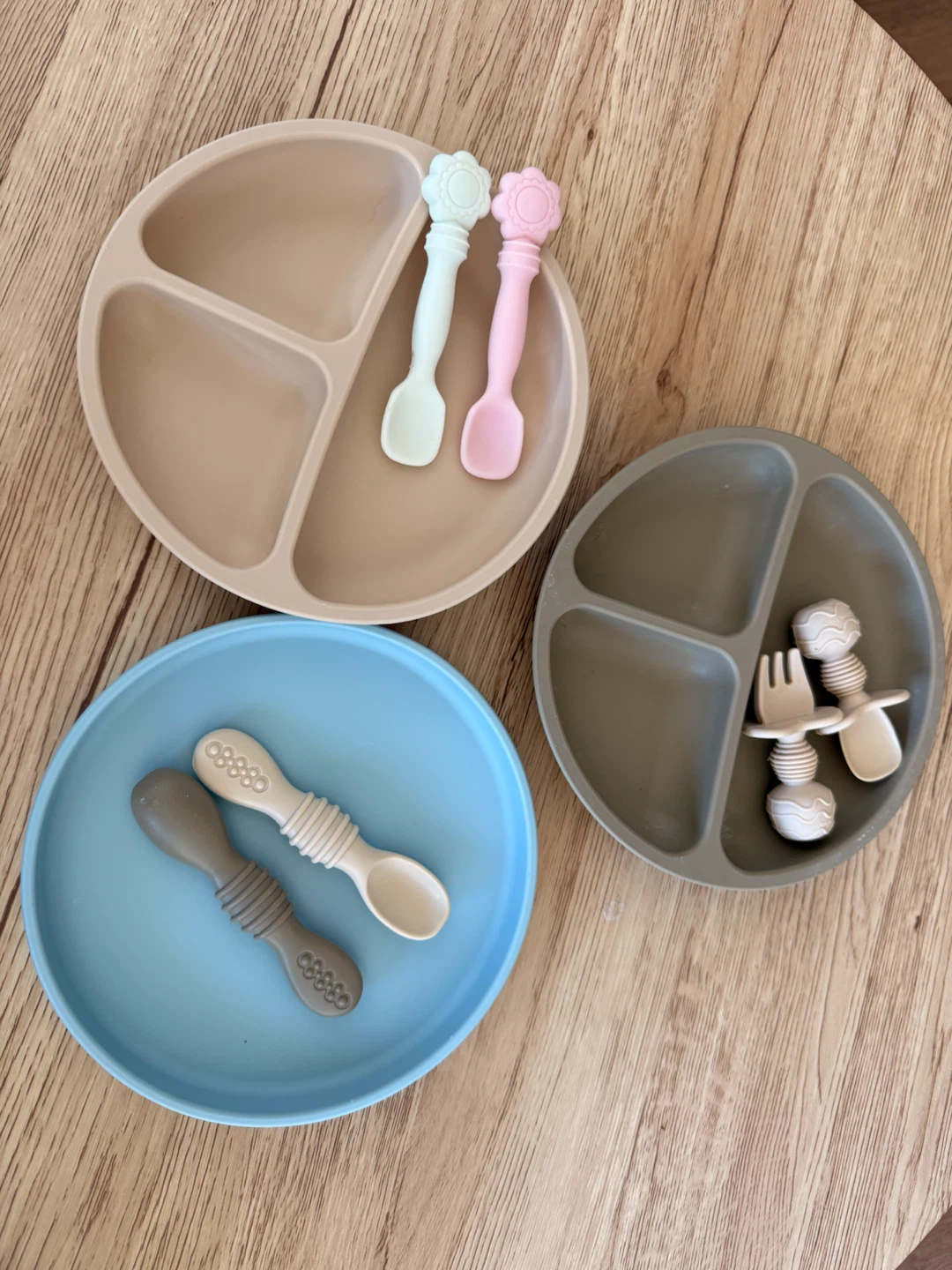 Bundle Silicone Baby Feeding Set with 3 Plates and 6 Utensils