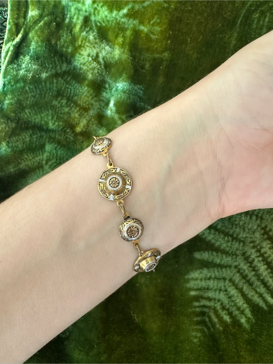Vintage Style Ornate Gold Tone Charm Bracelet