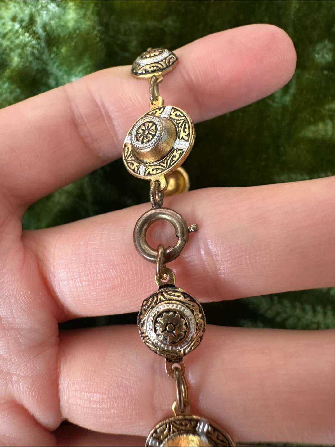 Vintage Style Ornate Gold Tone Charm Bracelet - photo 4