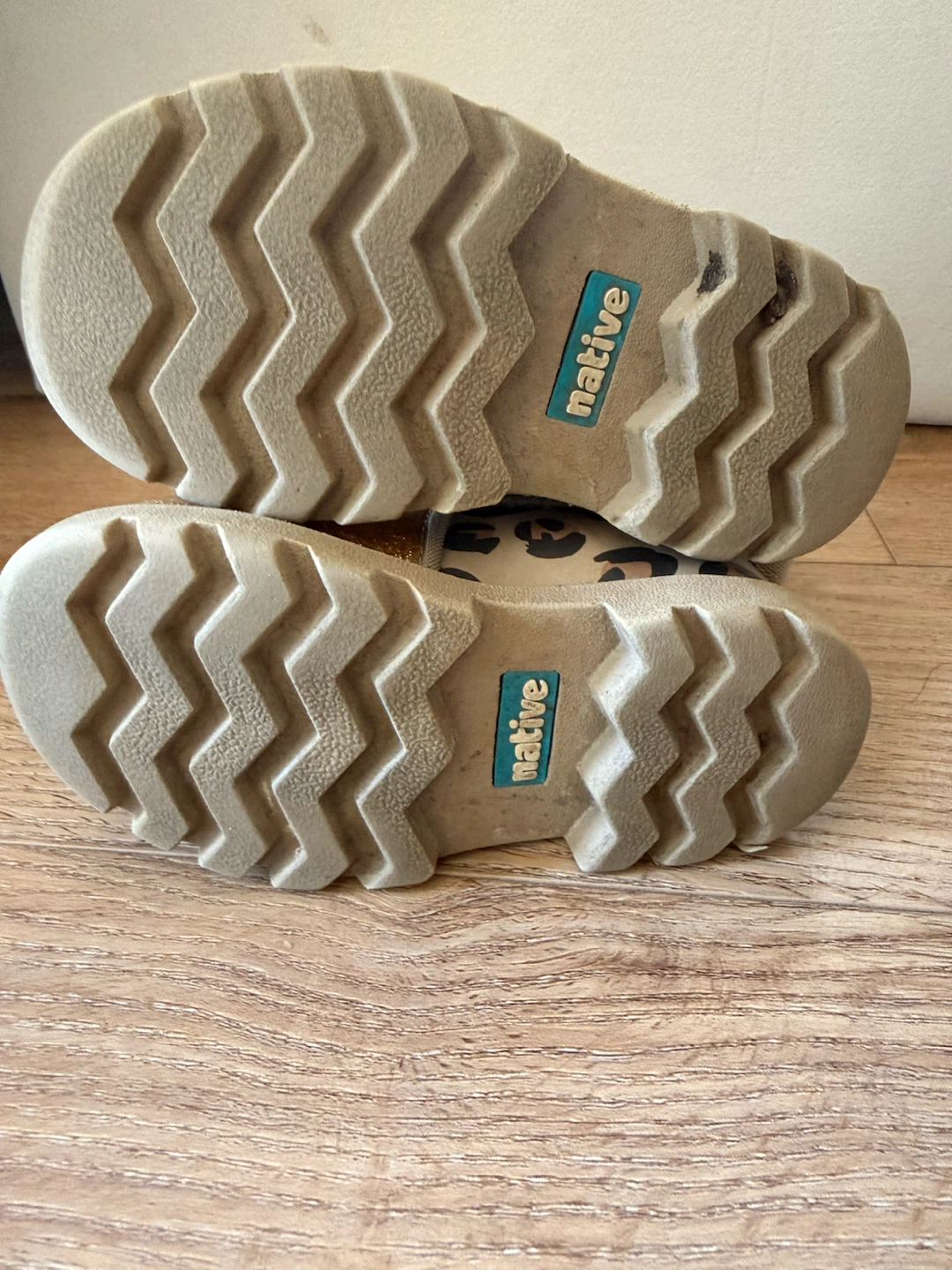 Native Kids Glitter Boots Size 5