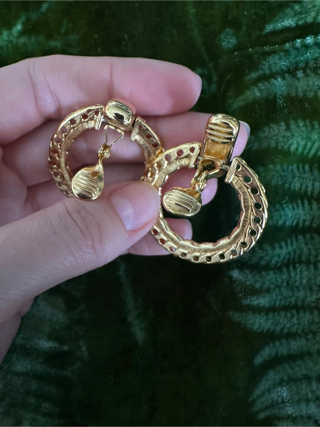 Vintage Monet Gold Tone Clip-On Earrings - photo 3