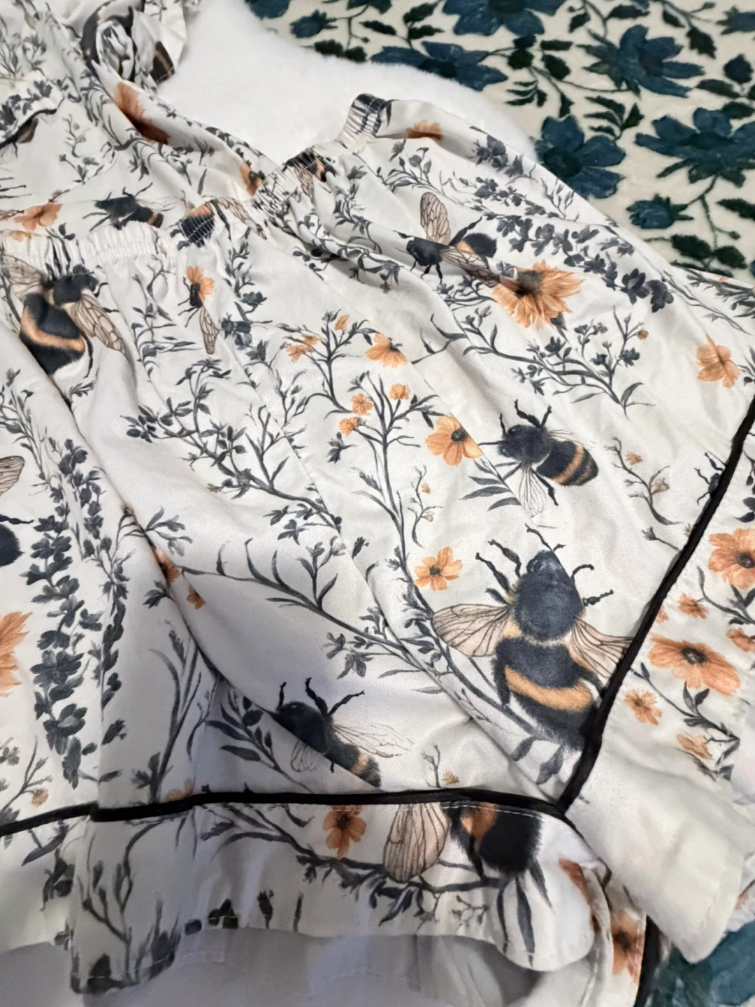 Bee Print Pajama Set - photo 2