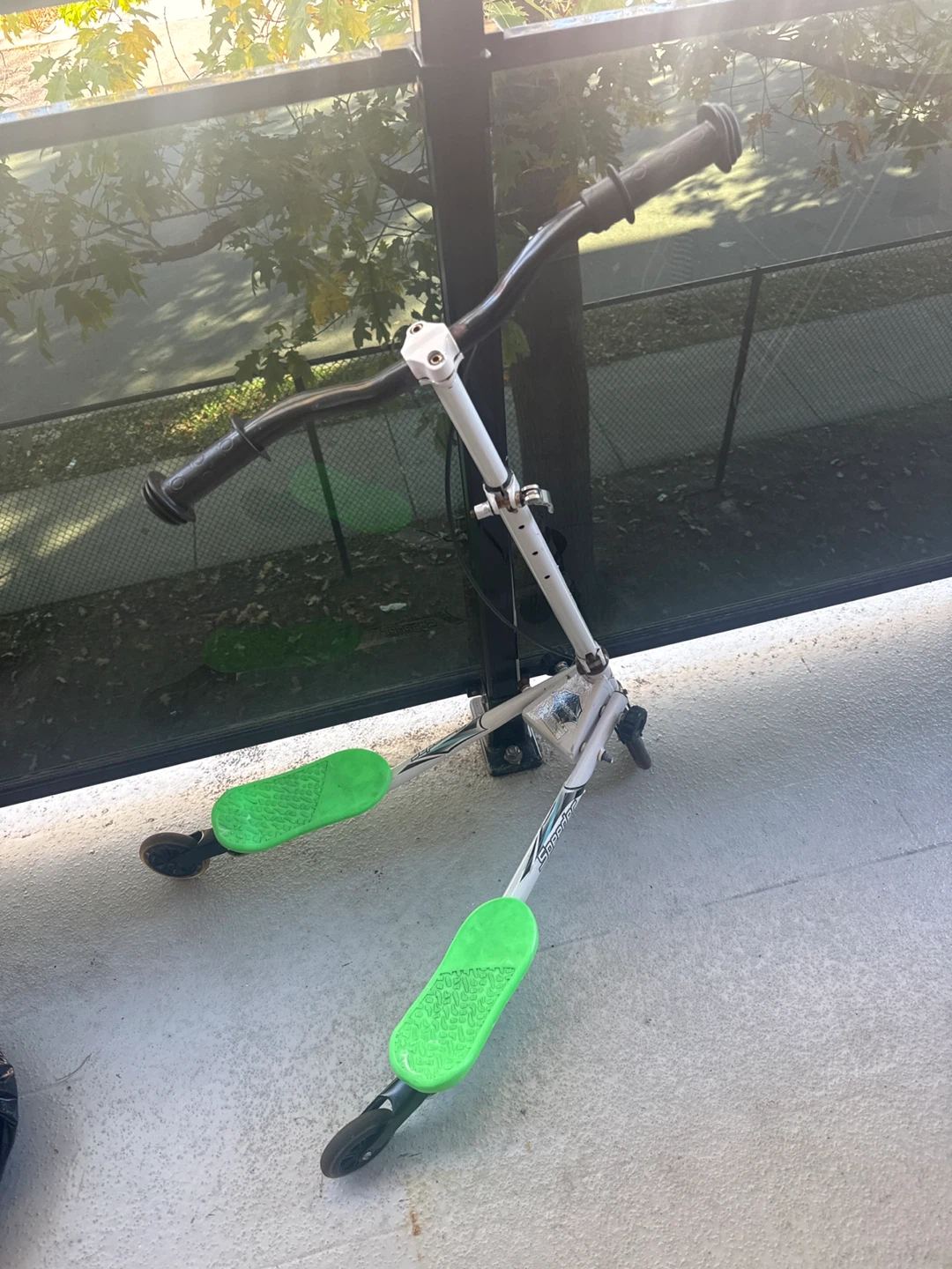 Yvolution Y Fliker Scooter