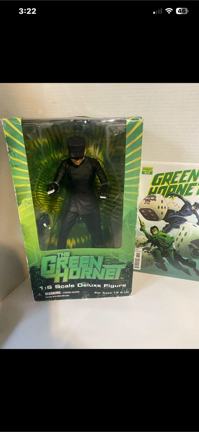 The Green Hornet 1:6 Scale Deluxe Figure and Comic