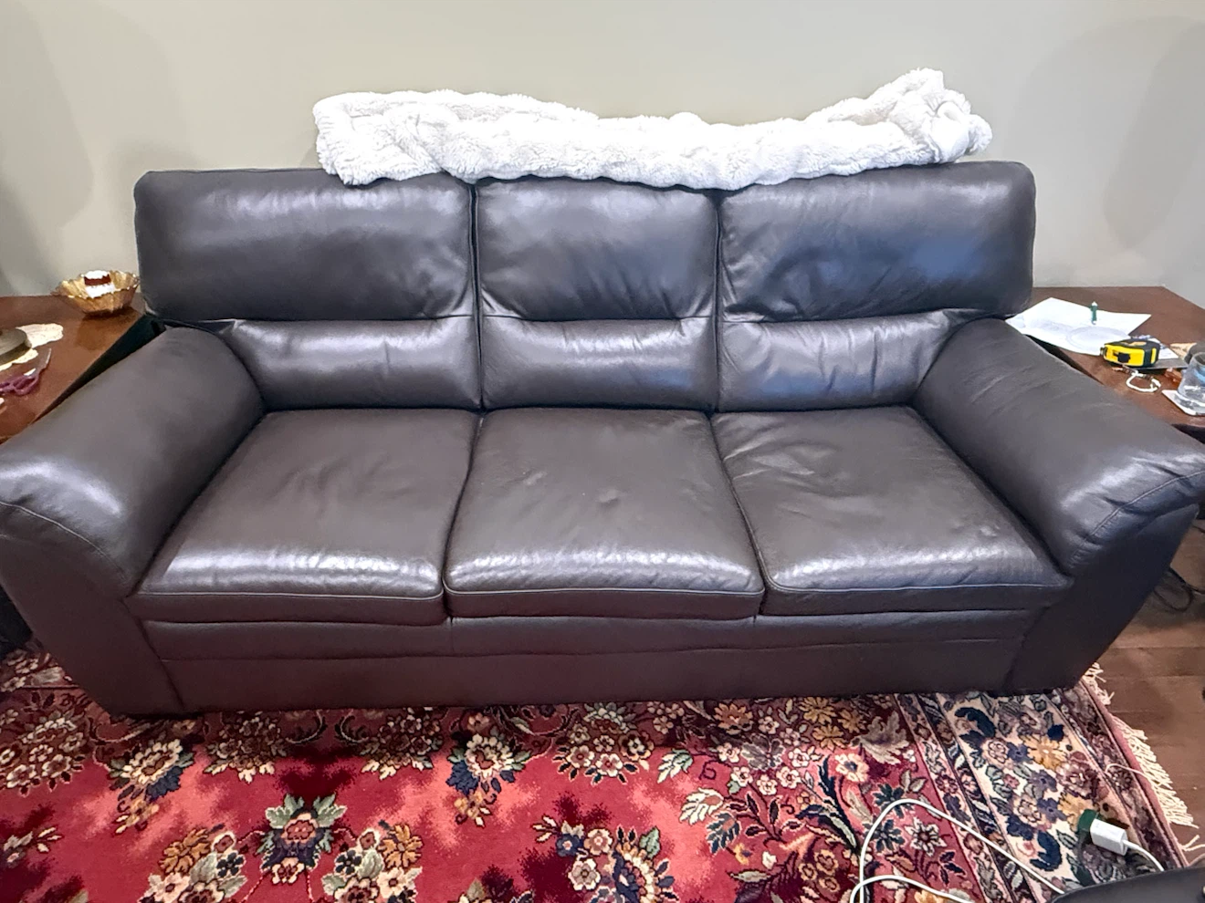 Dark brown leather sofa and matching armchair - photo 2