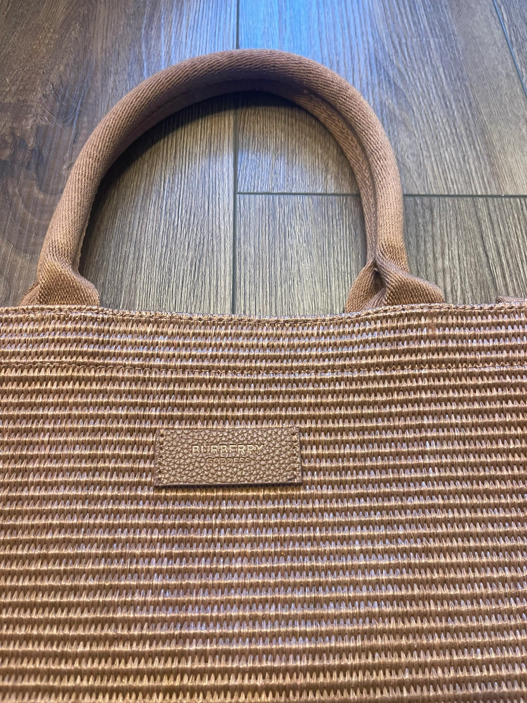 Burberry woven tote in warm brown NWT - photo 4