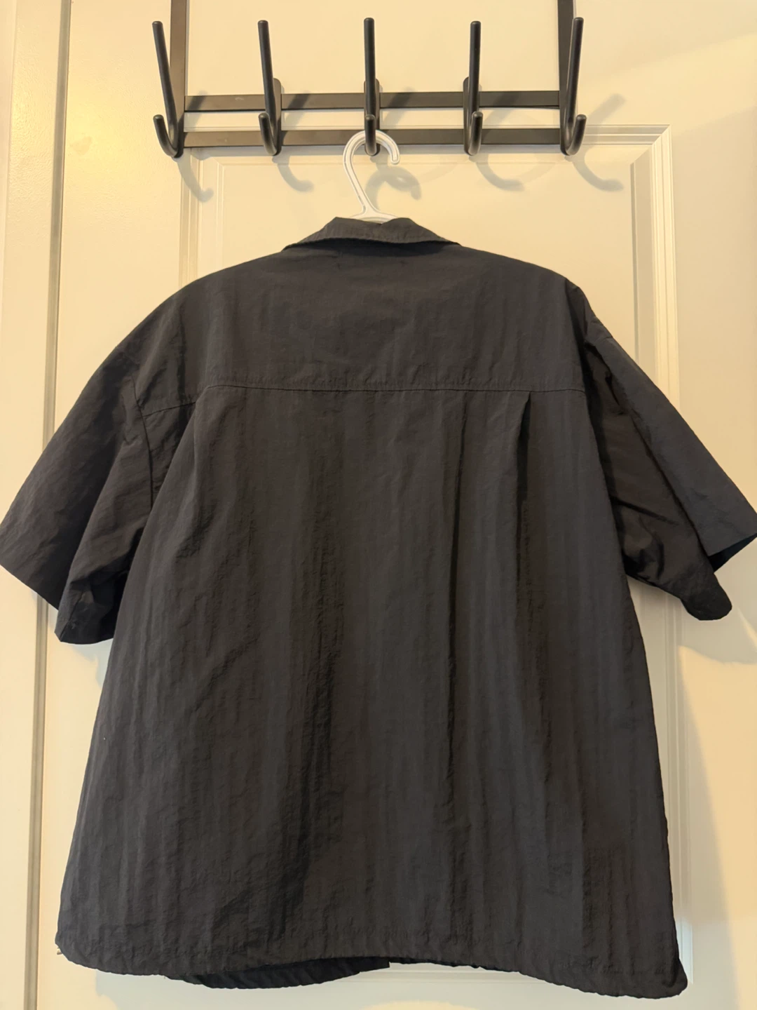 Black short-sleeve button-down shirt - photo 2