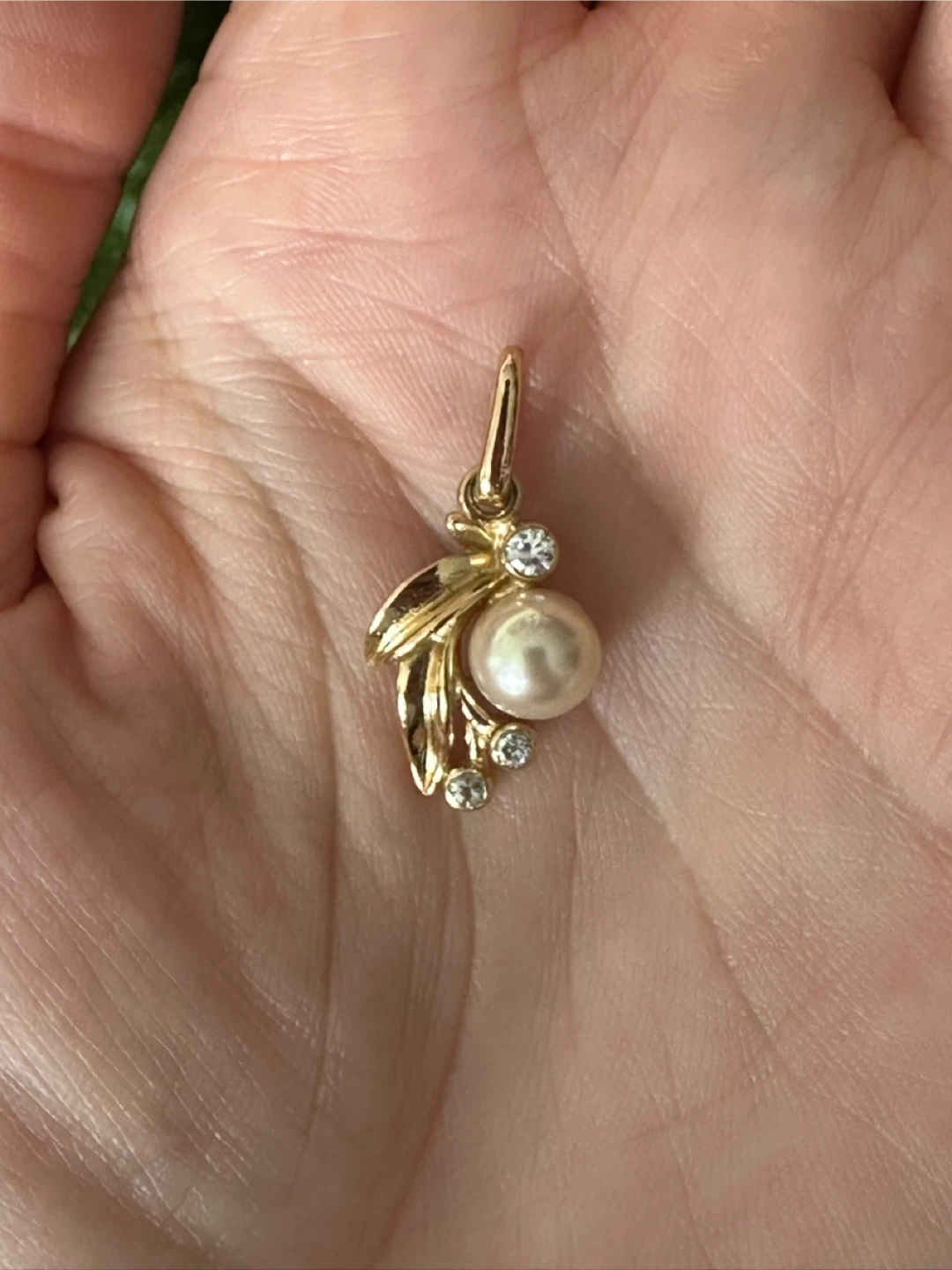 925 Gold Tone Pearl and Crystal Pendant