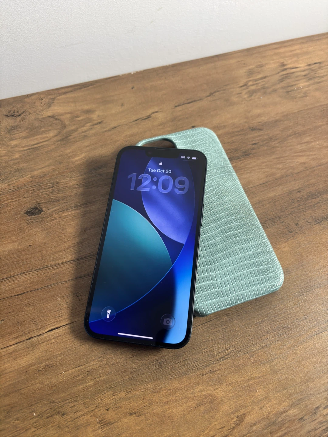 iPhone 14 (128GB) Midnight Blue + Case - Limited Time! - photo 2