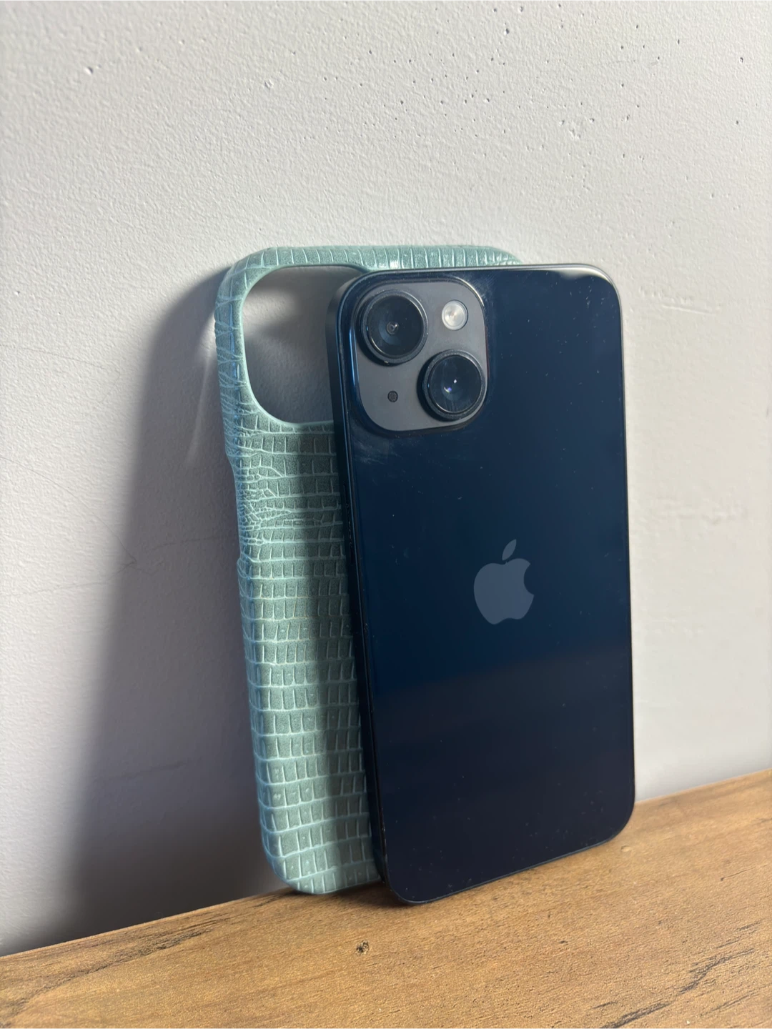 iPhone 14 (128GB) Midnight Blue + Case - Limited Time! - photo 4