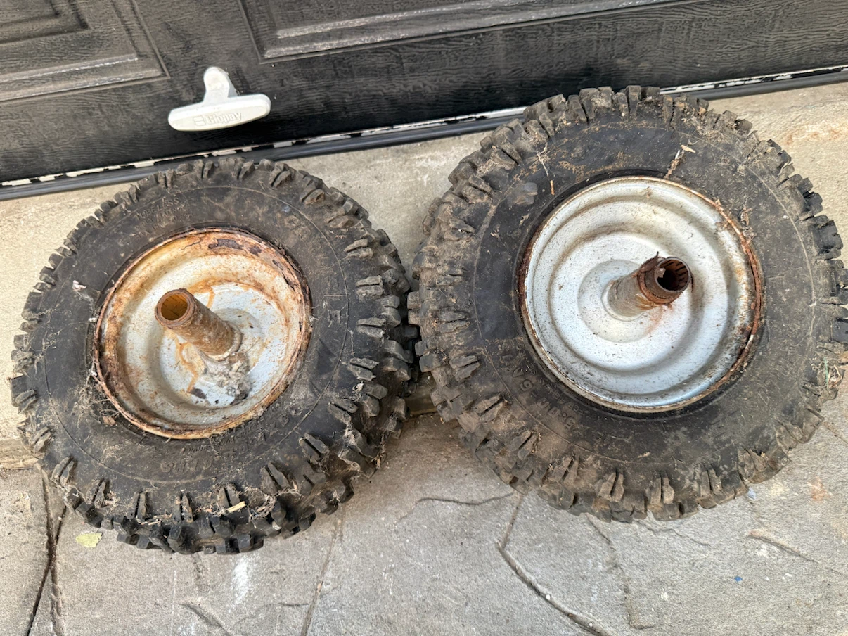 Snowblower wheels - photo 3