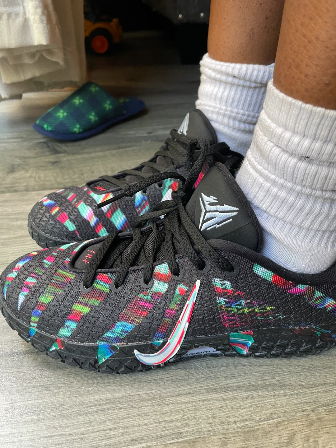 Ja morant 3 (size7) “king of the court”