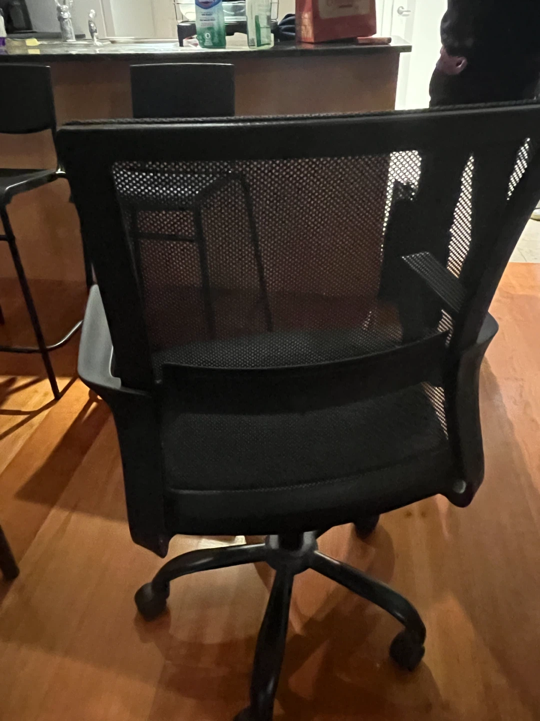 Black ergonomic office chair - photo 2