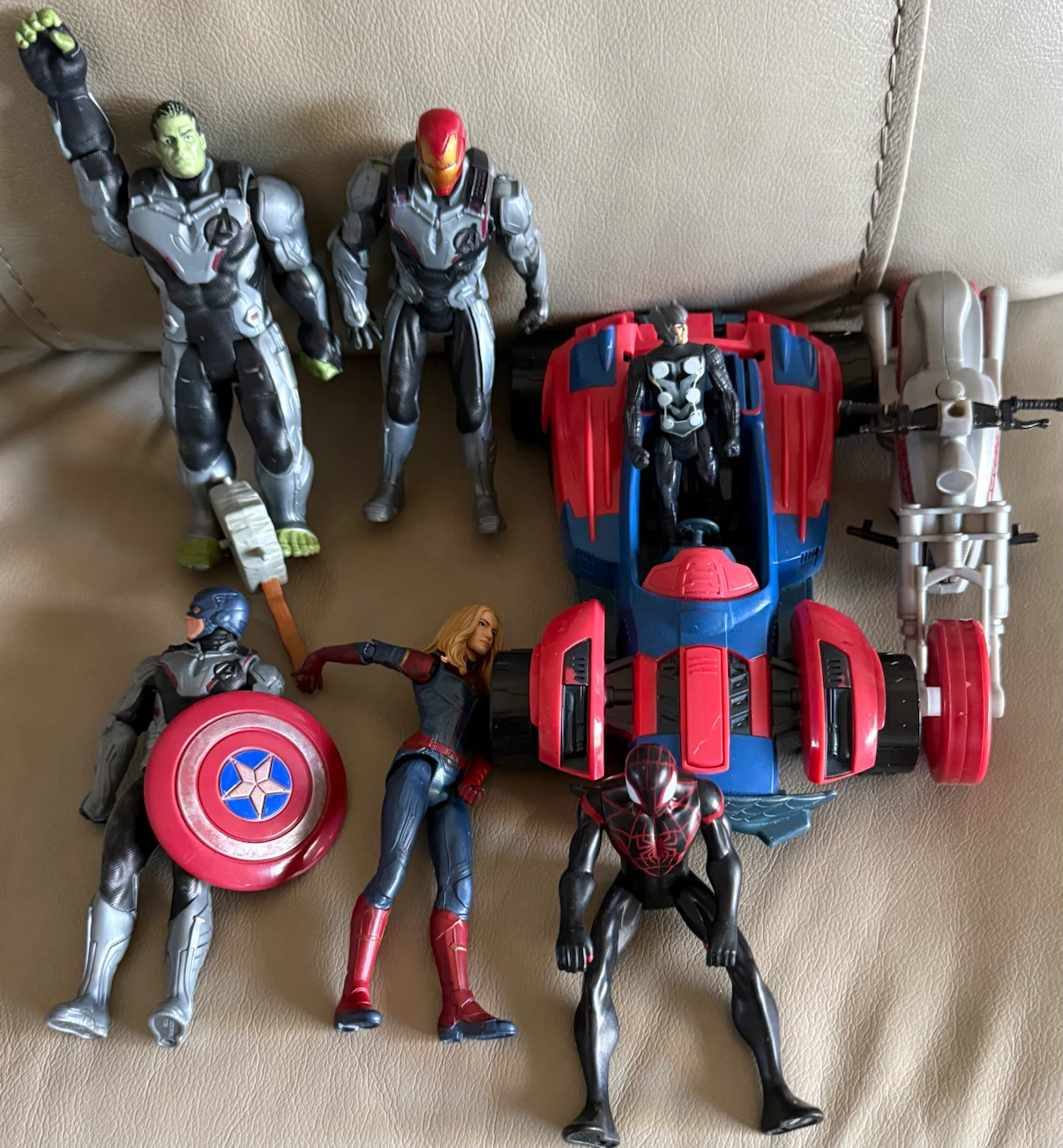 Marvel Avengers Action Figure Set