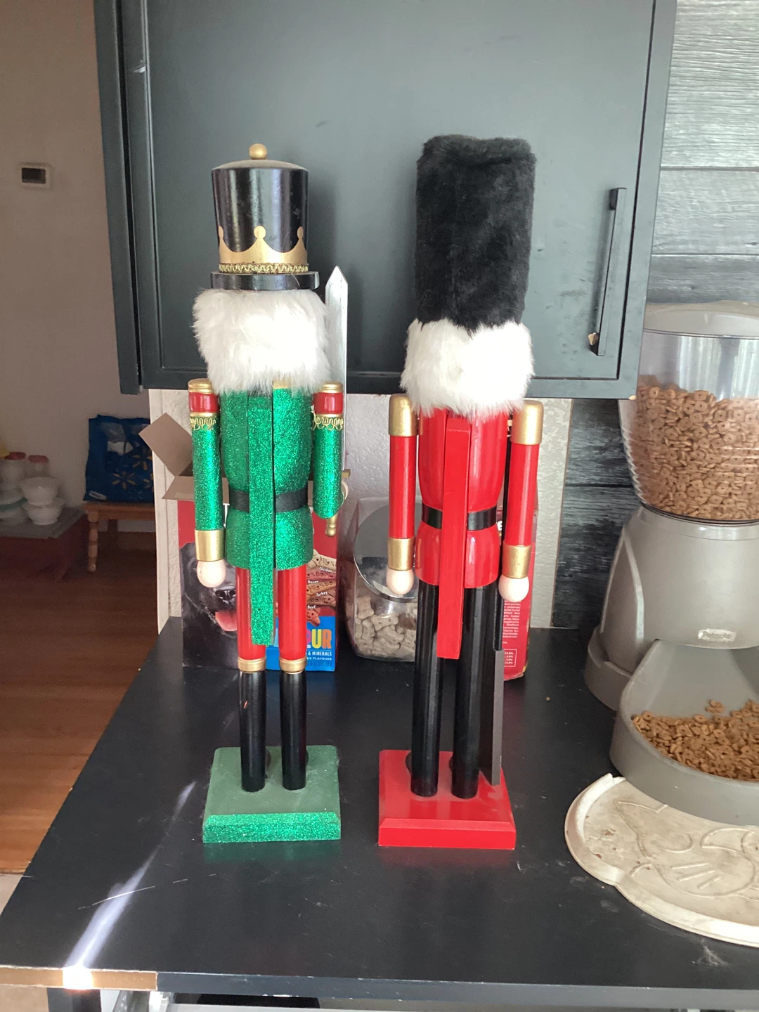 Set of 2 Decorative Christmas Nutcrackers - photo 2